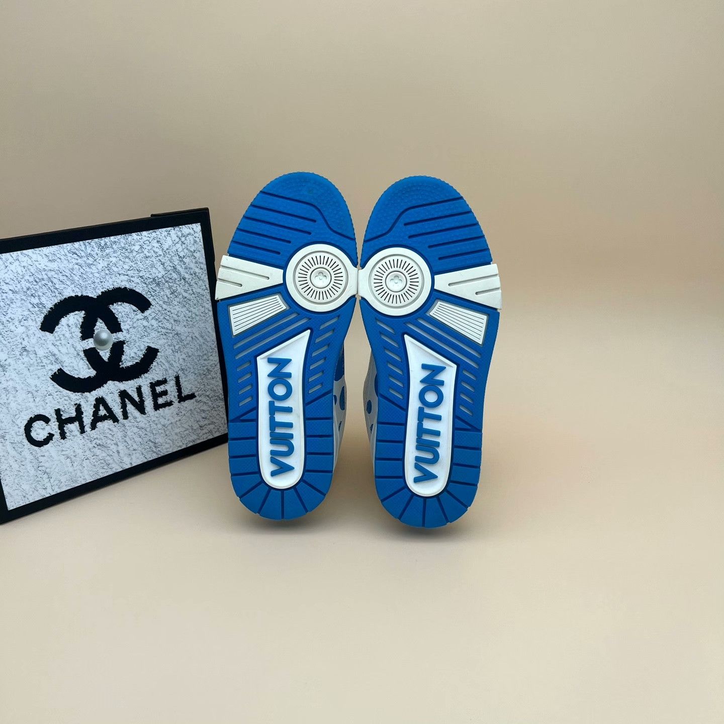Louis Vuitton Louis Vuitton Training Blue Lowtop Sneakers us_5 Women Size US 5 / IT 35 - 5 Thumbnail