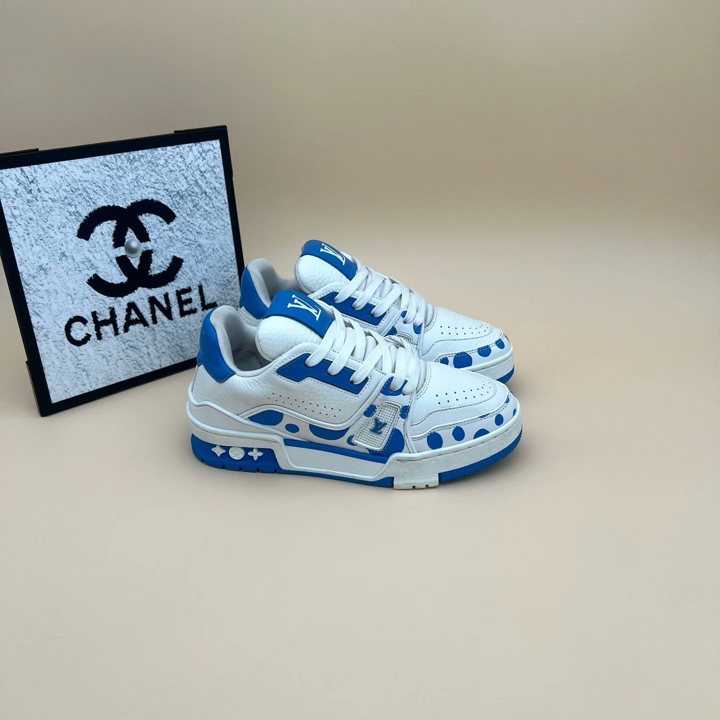Louis Vuitton Louis Vuitton Training Blue Lowtop Sneakers us_5 Women Size US 5 / IT 35 - 4 Thumbnail