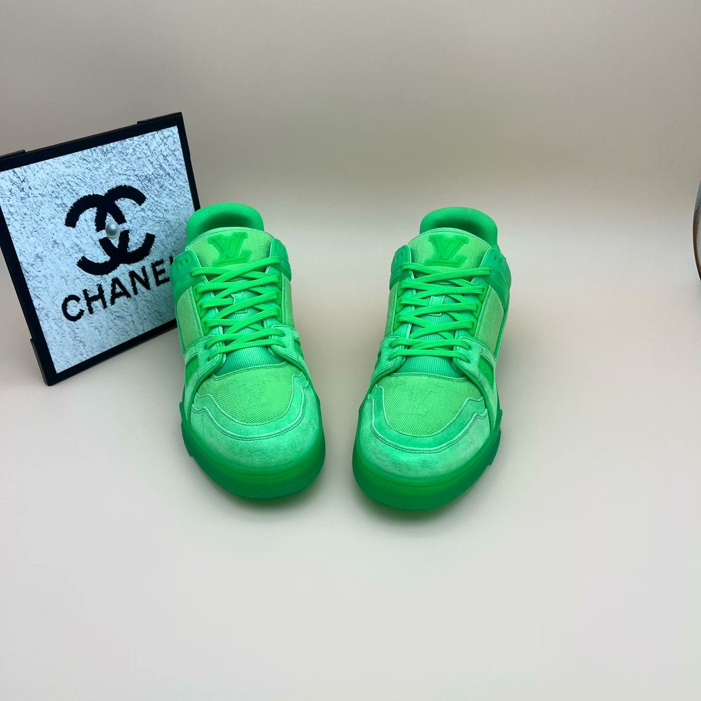 Louis Vuitton Louis Vuitton Training Green Lowtop Sneakers 10 Men Size US 10 / EU 43 - 2 Thumbnail