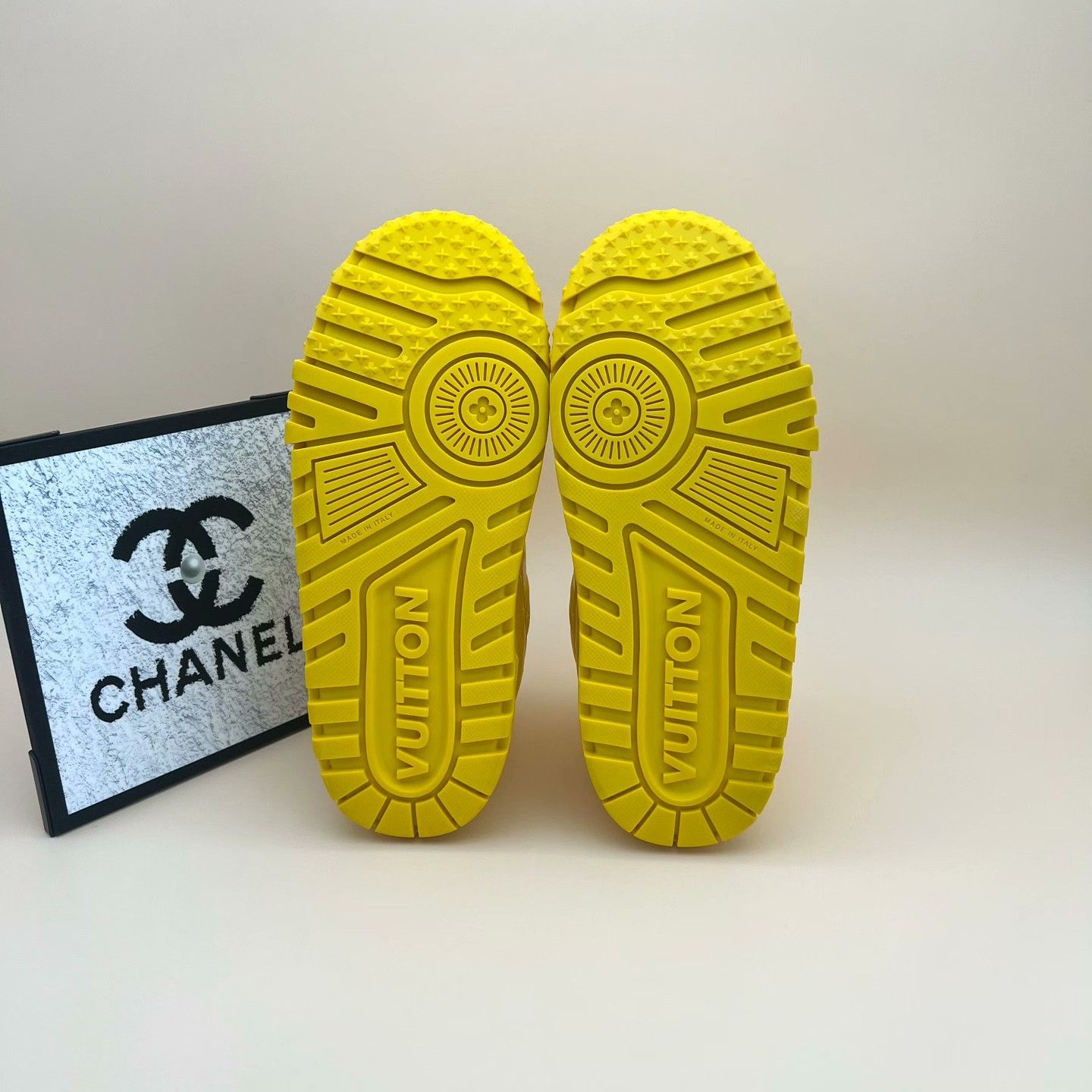 Louis Vuitton Louis Vuitton Training Gold Lowtop Sneakers 8 Men Size US 8 / EU 41 - 5 Thumbnail