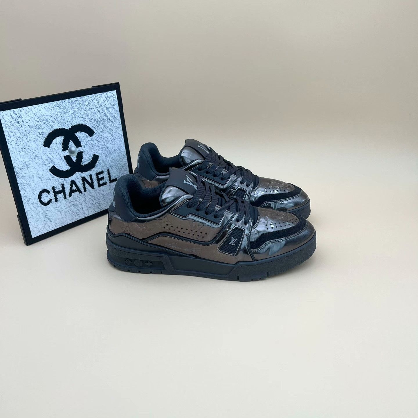 Louis Vuitton Louis Vuitton Training Gold Lowtop Sneakers 7 Men Size US 7 / EU 40 - 4 Thumbnail