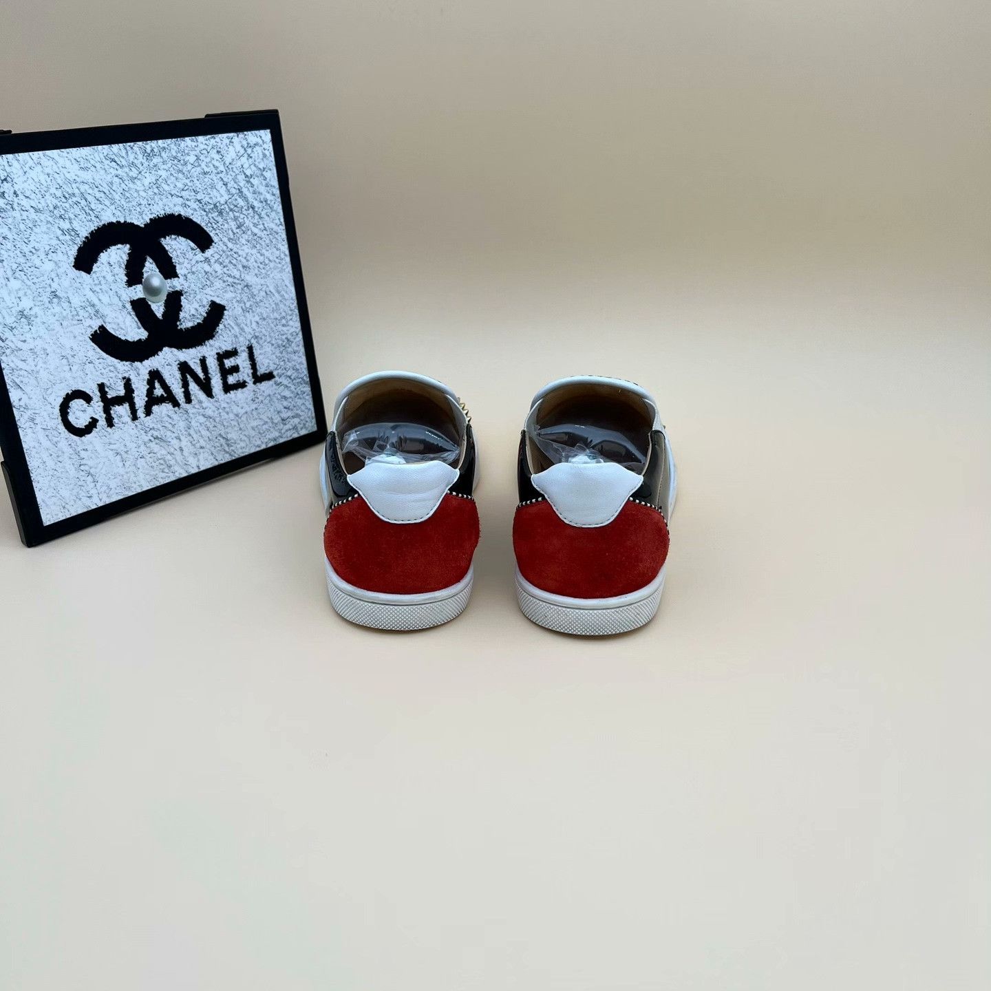 Christian Louboutin Christian Louboutin Lowtop Sneakers us_6 Women Size US 6 / IT 36 - 3 Thumbnail