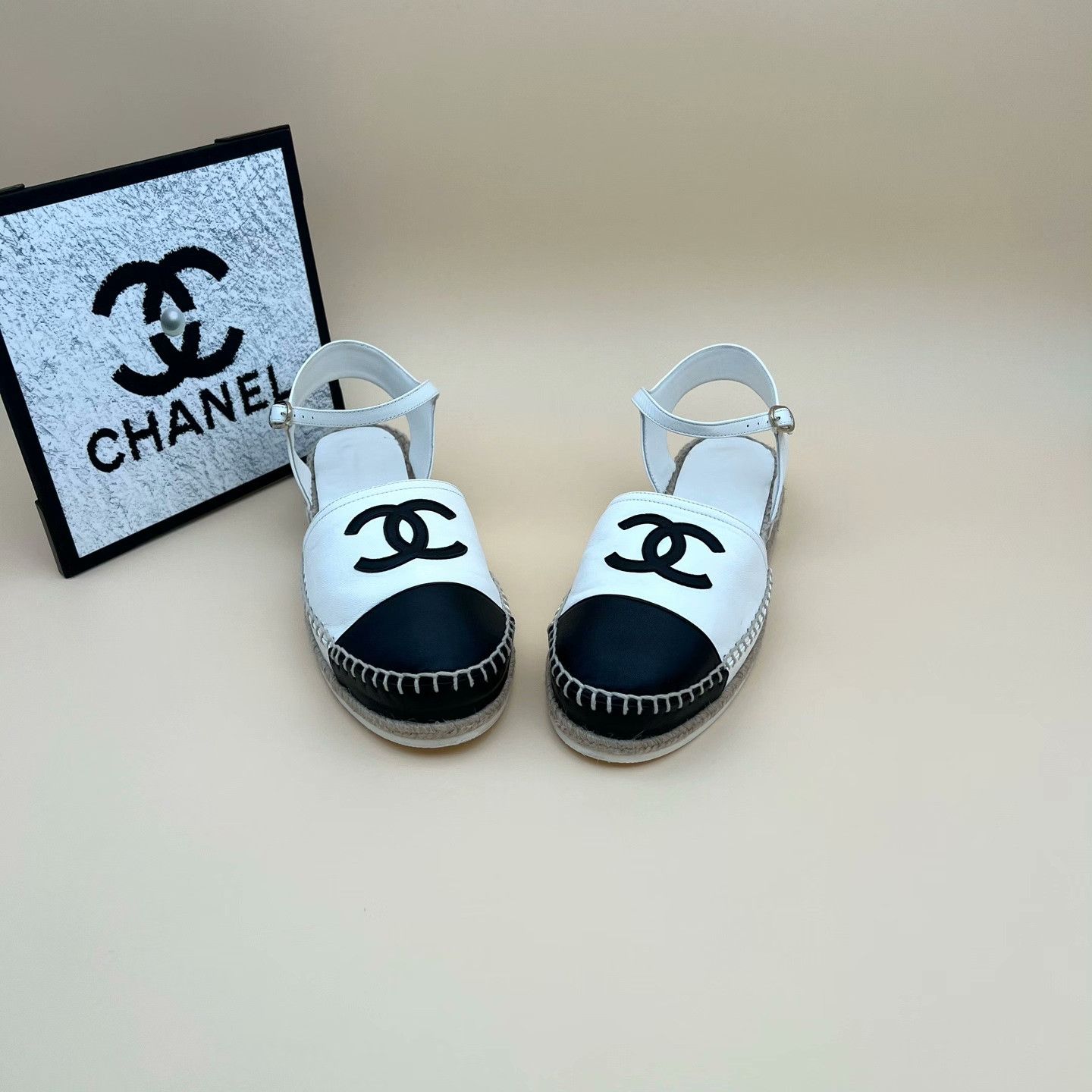 Chanel Chanel Retro Sandals us_9 Women Size US 9 / IT 39 - 2 Thumbnail
