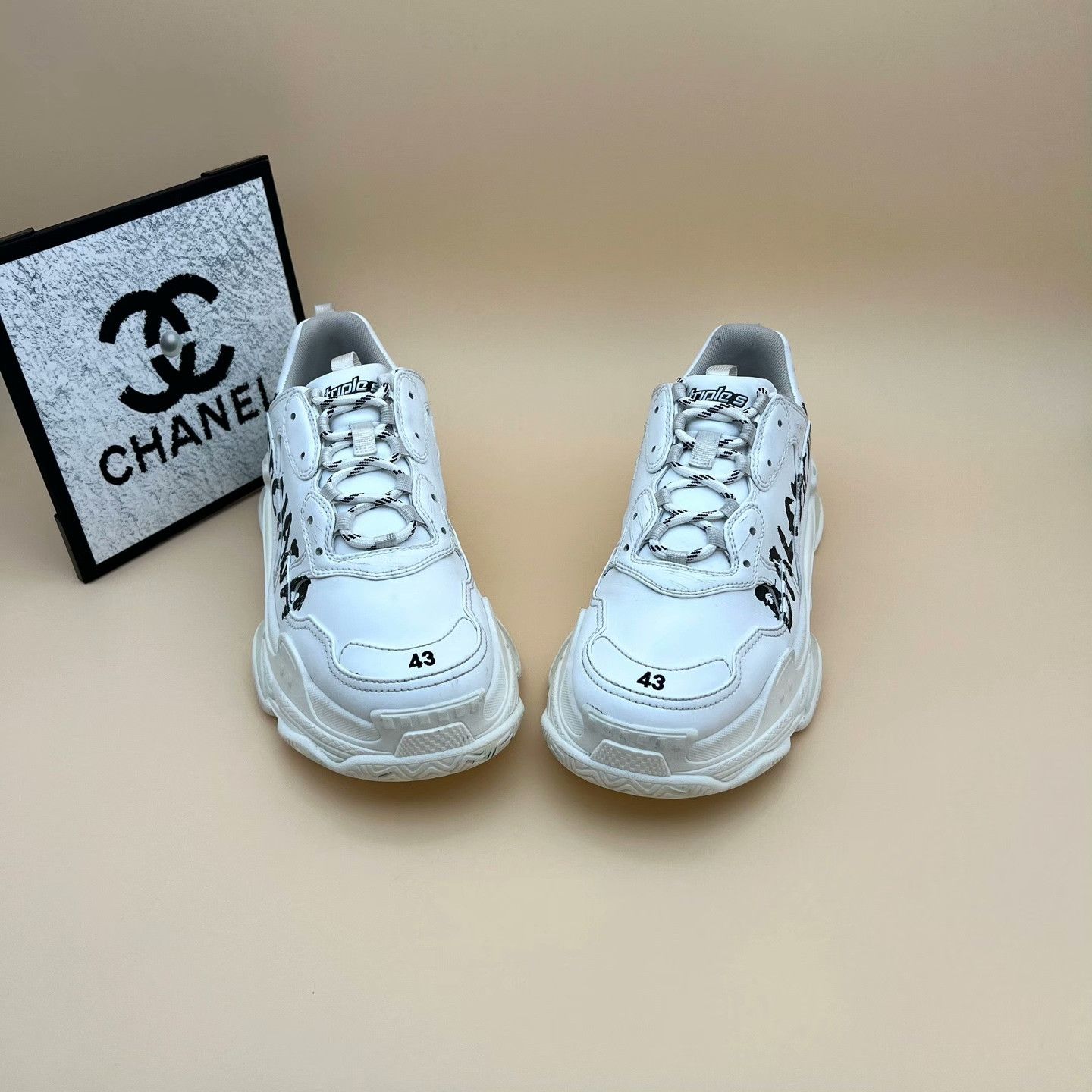 Balenciaga Balenciaga Casual Lowtop Sneakers 10 Men Size US 10 / EU 43 - 2 Thumbnail