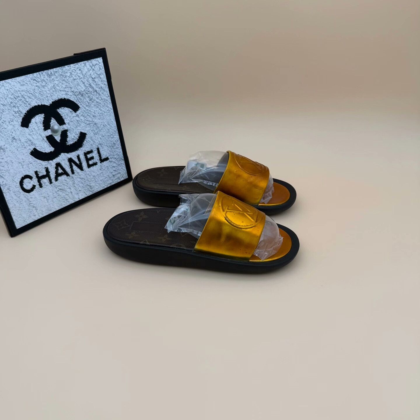 Louis Vuitton Louis Vuitton Retro Sandals us_6 Women Size US 6 / IT 36 - 4 Thumbnail