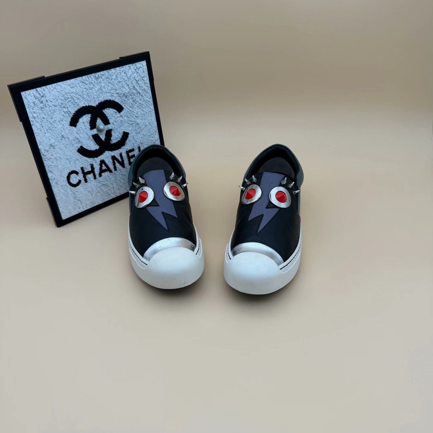Fendi Fendi Casual Lowtop Sneakers us_6 Women Size US 6 / IT 36 - 2 Thumbnail