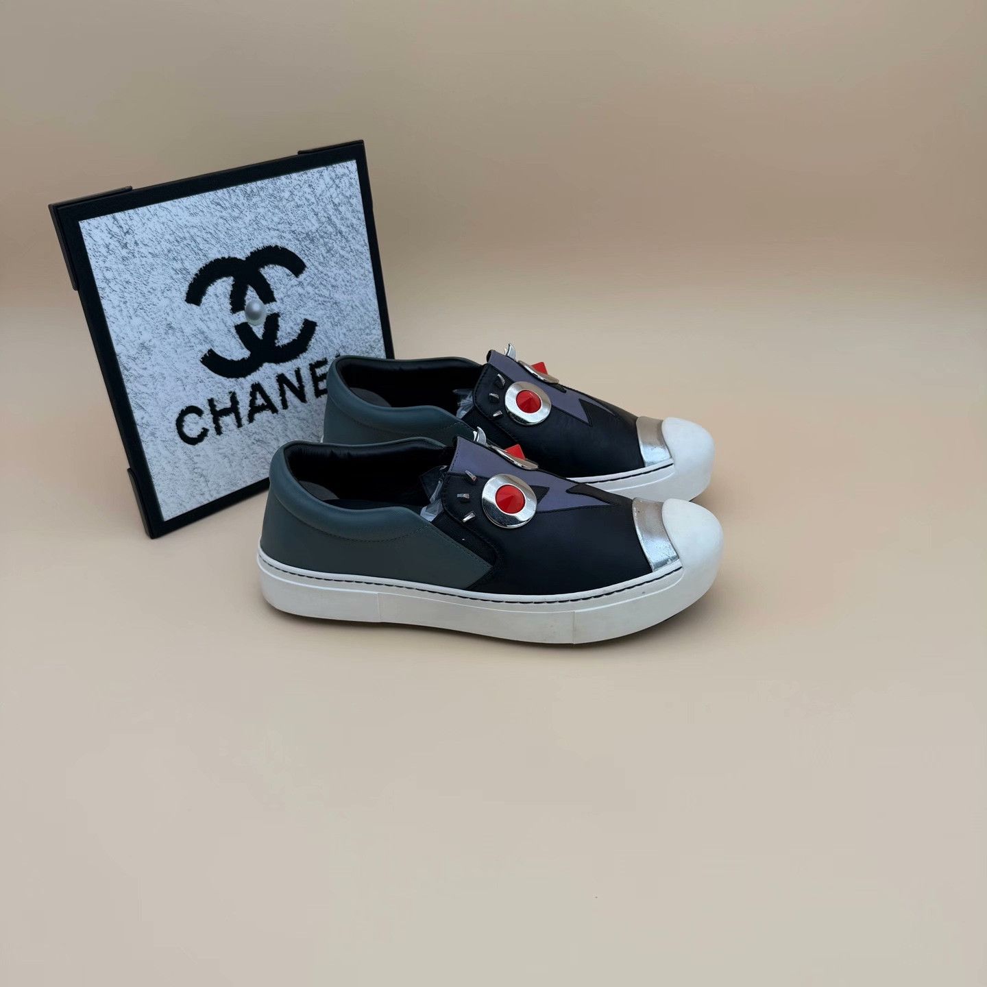 Fendi Fendi Casual Lowtop Sneakers us_6 Women Size US 6 / IT 36 - 4 Thumbnail
