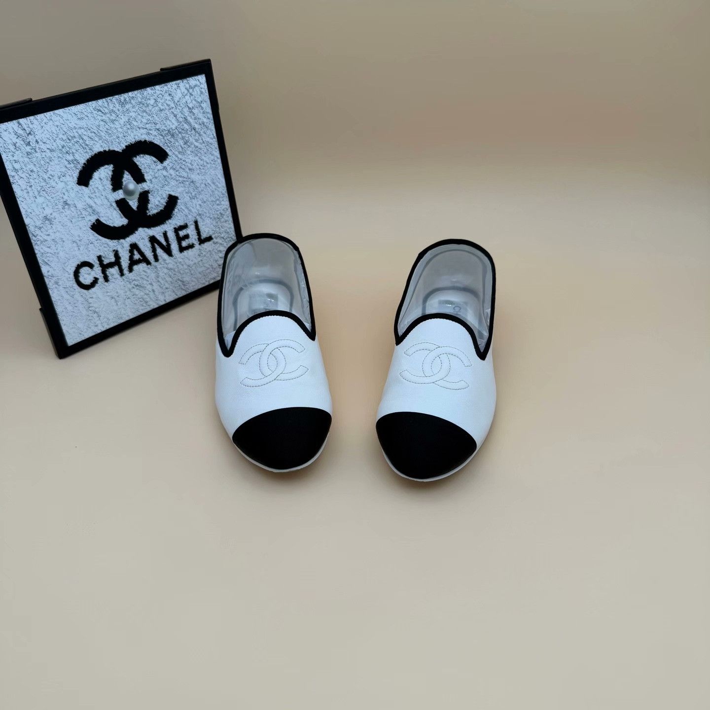 Chanel Chanel Casual Black Lowtop Sneakers us_6 Women Size US 6 / IT 36 - 2 Thumbnail