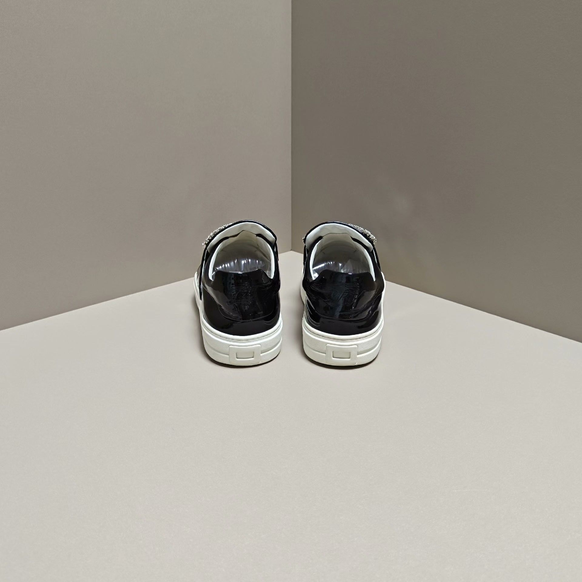 Roger Vivier Roger Vivier Casual Lowtop Sneakers us_6 Women Size US 6 / IT 36 - 3 Thumbnail