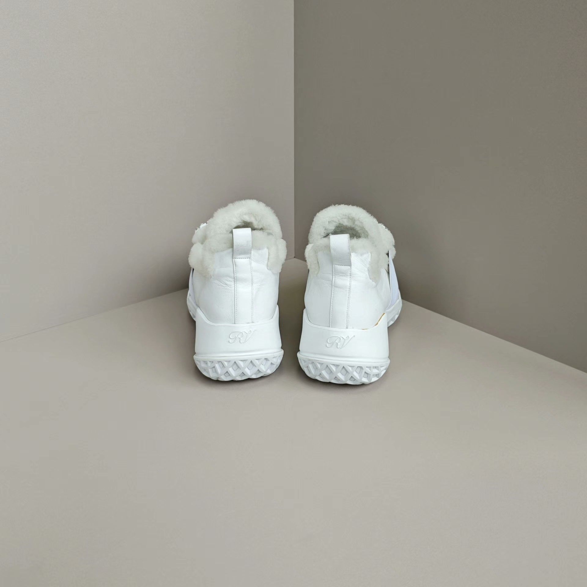 Roger Vivier Roger Vivier Casual Lowtop Sneakers us_9 Women Size US 9 / IT 39 - 3 Thumbnail