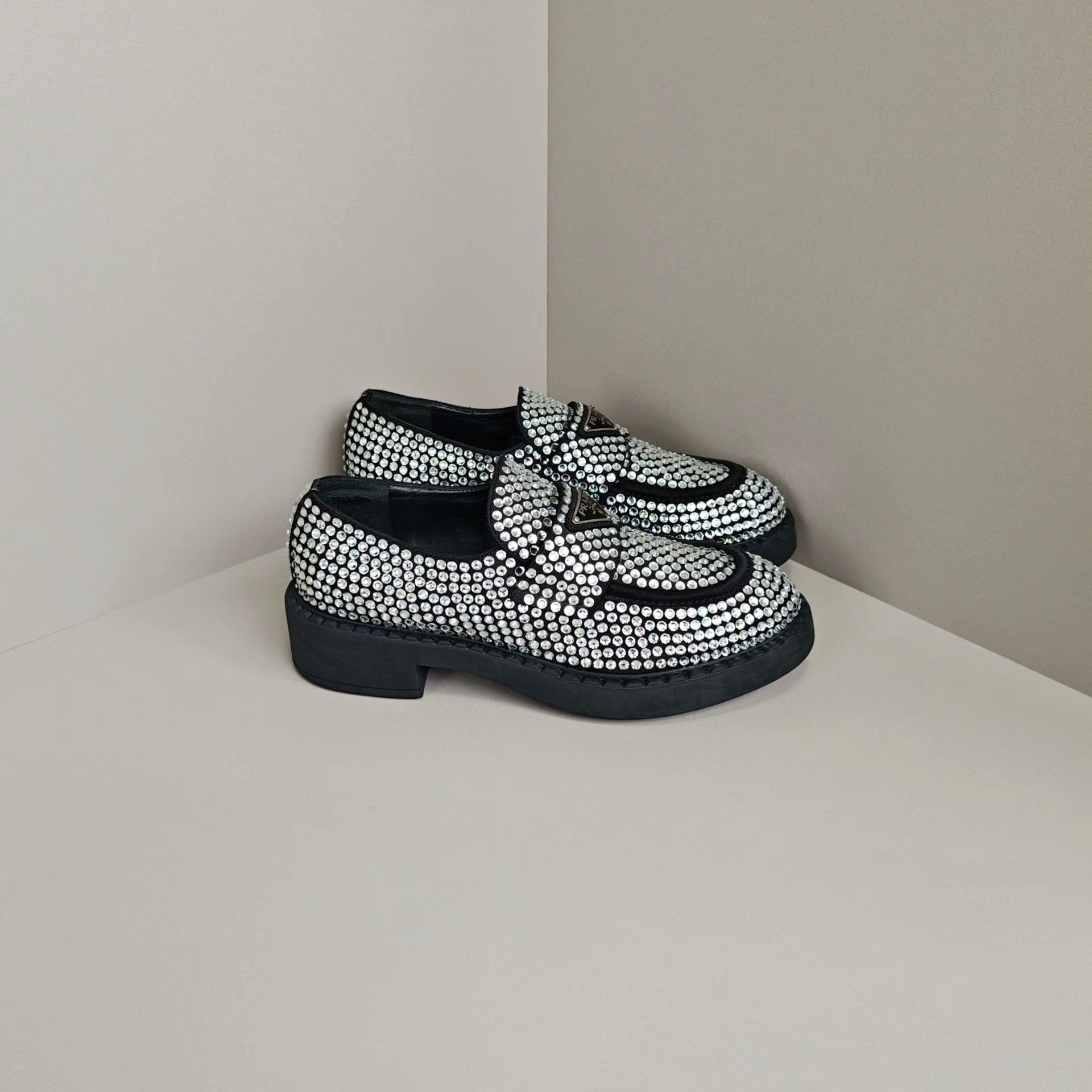 Prada Prada Clear Lowtop Sneakers us_6 Women Size US 6 / IT 36 - 4 Thumbnail