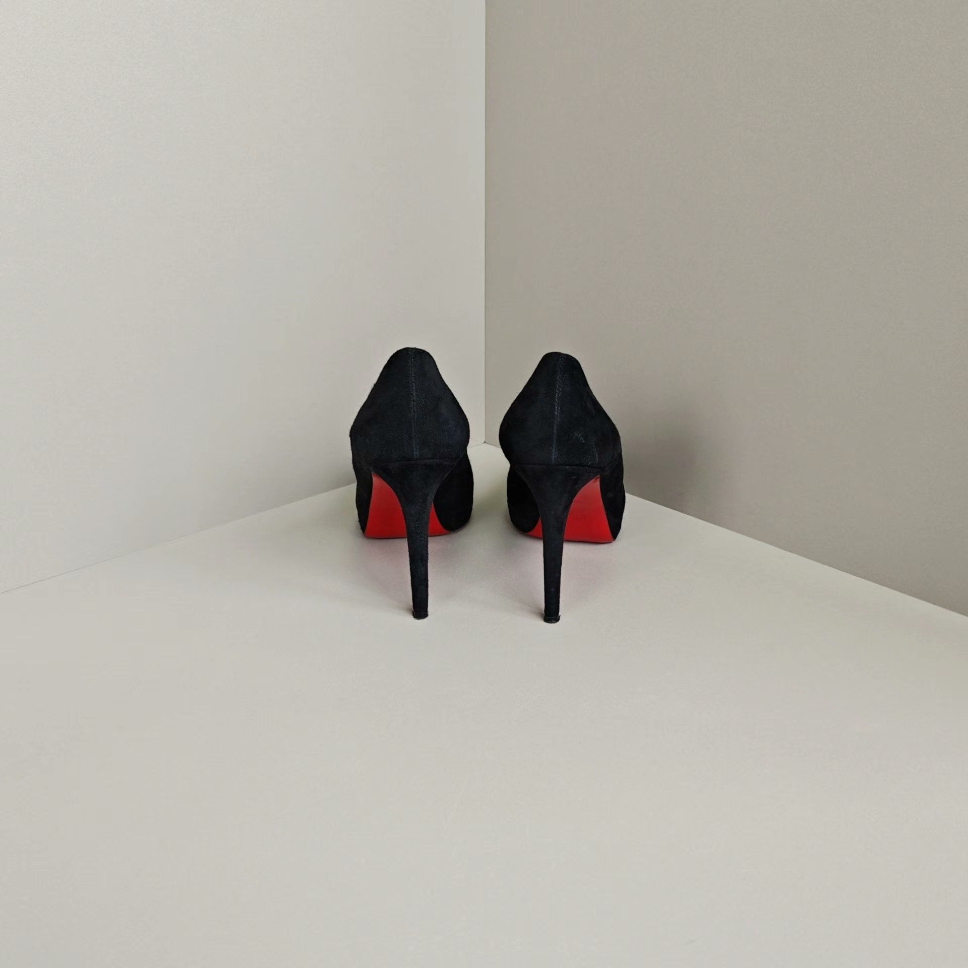 Christian Louboutin Christian Louboutin Red Lowtop Sneakers us_7 Women Size US 7 / IT 37 - 3 Thumbnail