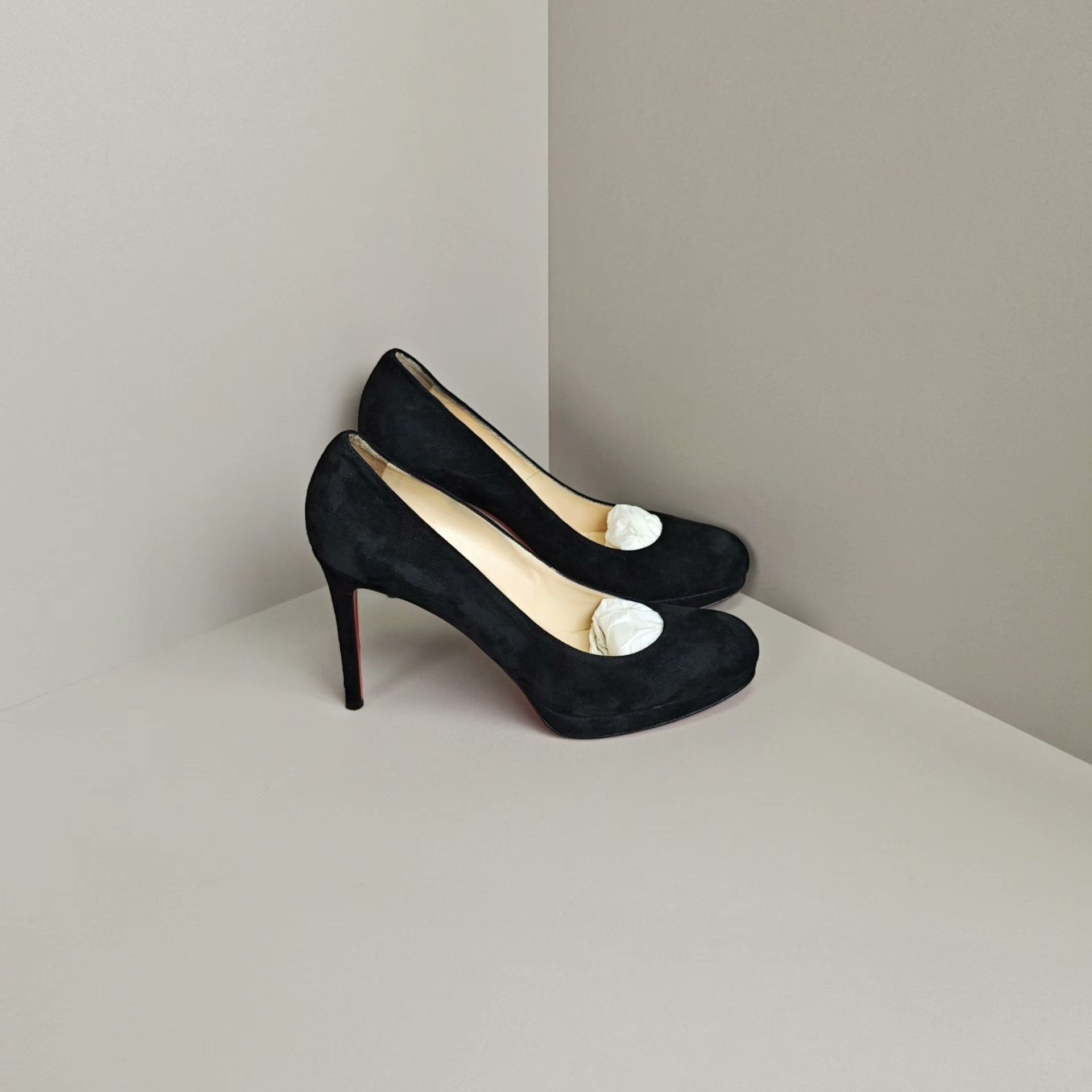 Christian Louboutin Christian Louboutin Red Lowtop Sneakers us_7 Women Size US 7 / IT 37 - 4 Thumbnail