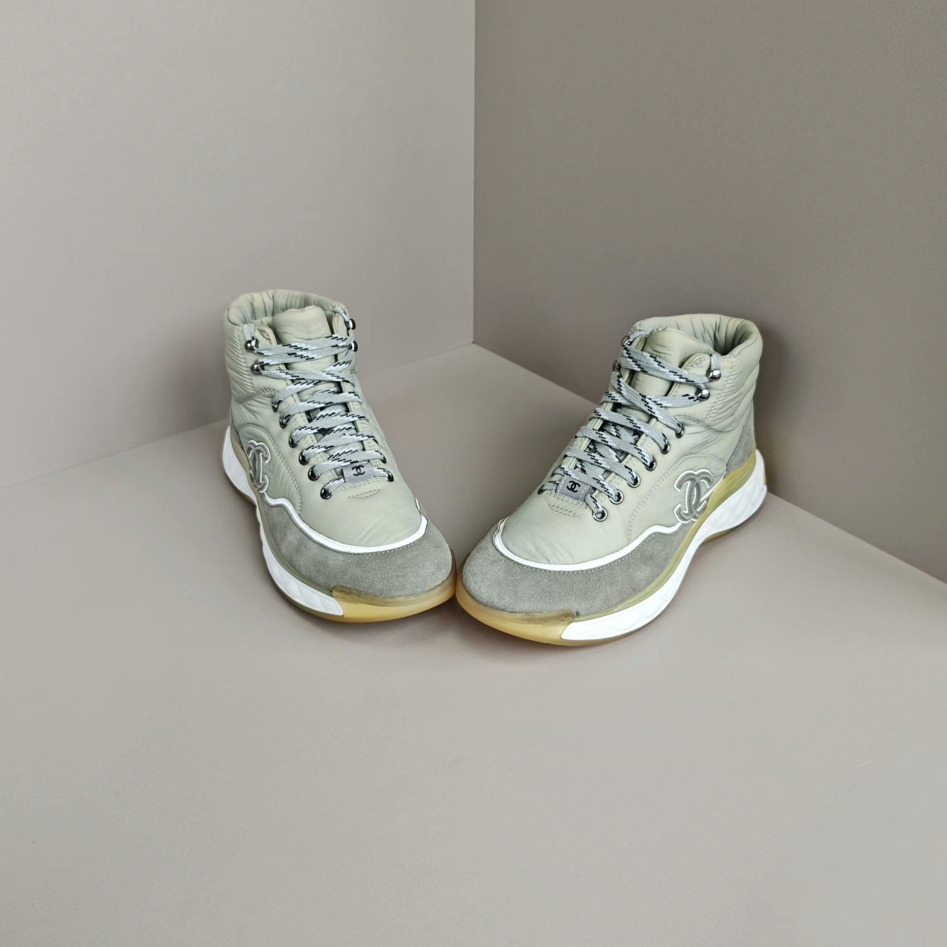 Chanel Chanel Casual Lowtop Sneakers 8 Men Size US 8 / EU 41 - 2 Thumbnail
