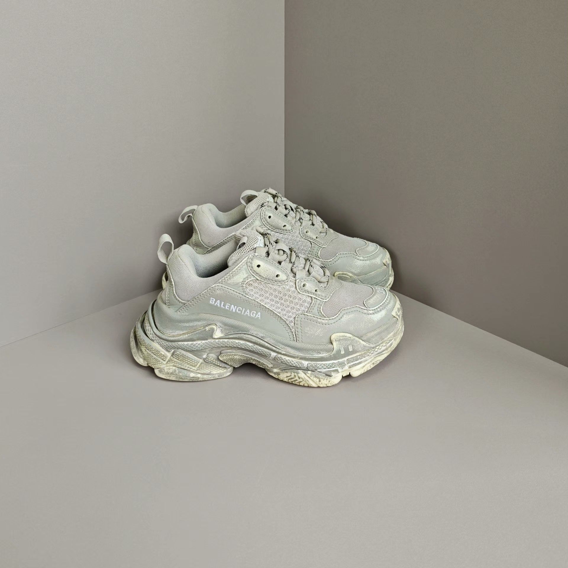 Balenciaga Balenciaga Lowtop Sneakers us_5 Women Size US 5 / IT 35 - 4 Thumbnail