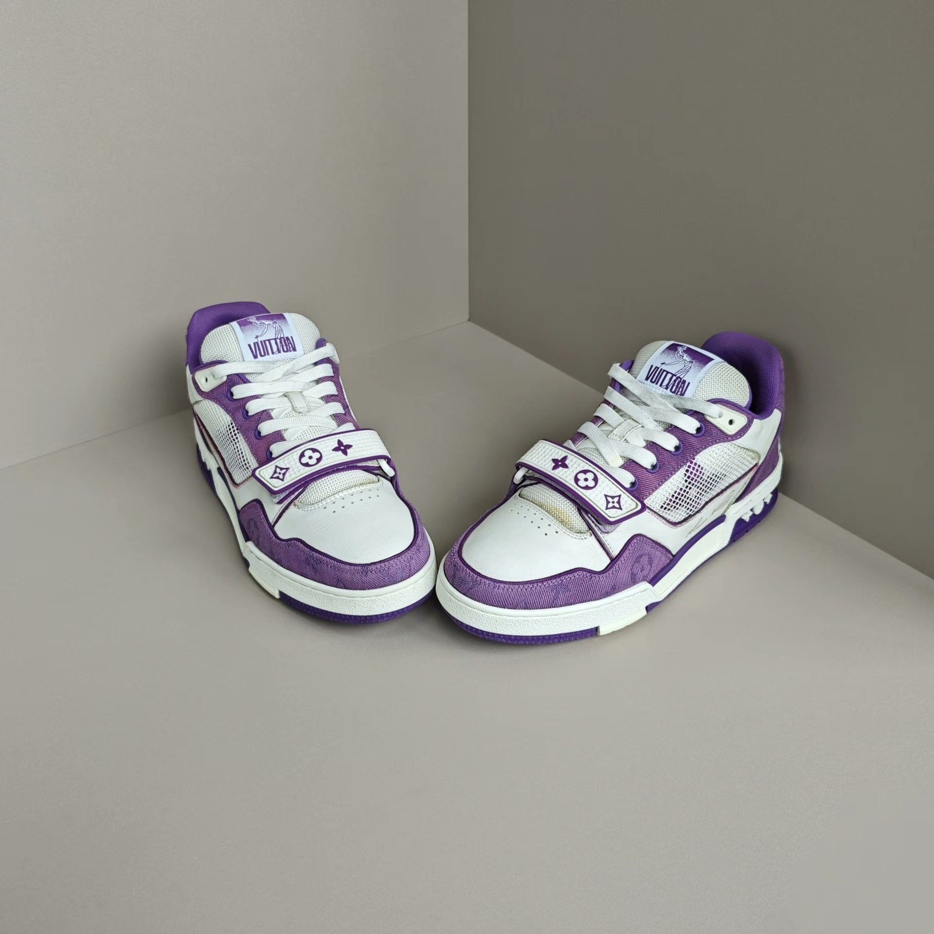 Louis Vuitton Louis Vuitton Training White Lowtop Sneakers 7 Men Size US 7 / EU 40 - 2 Thumbnail