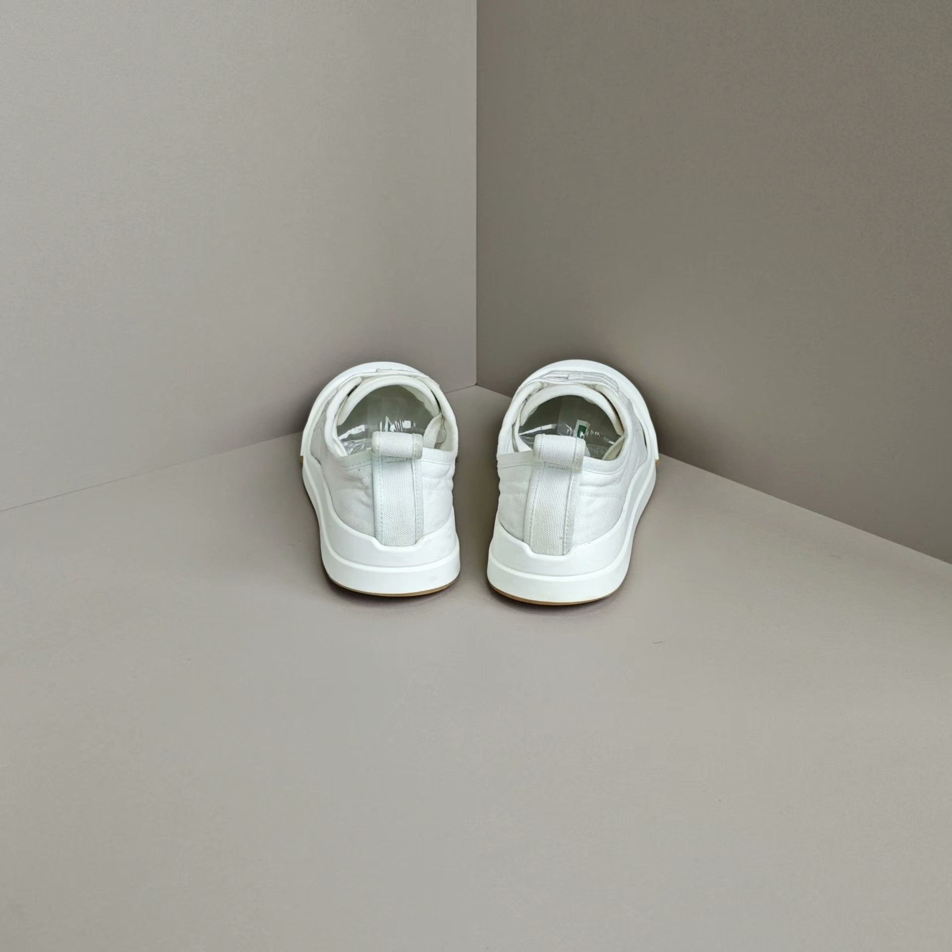 Bottega Veneta Bottega Veneta Lowtop Sneakers us_9 Women Size US 9 / IT 39 - 3 Thumbnail