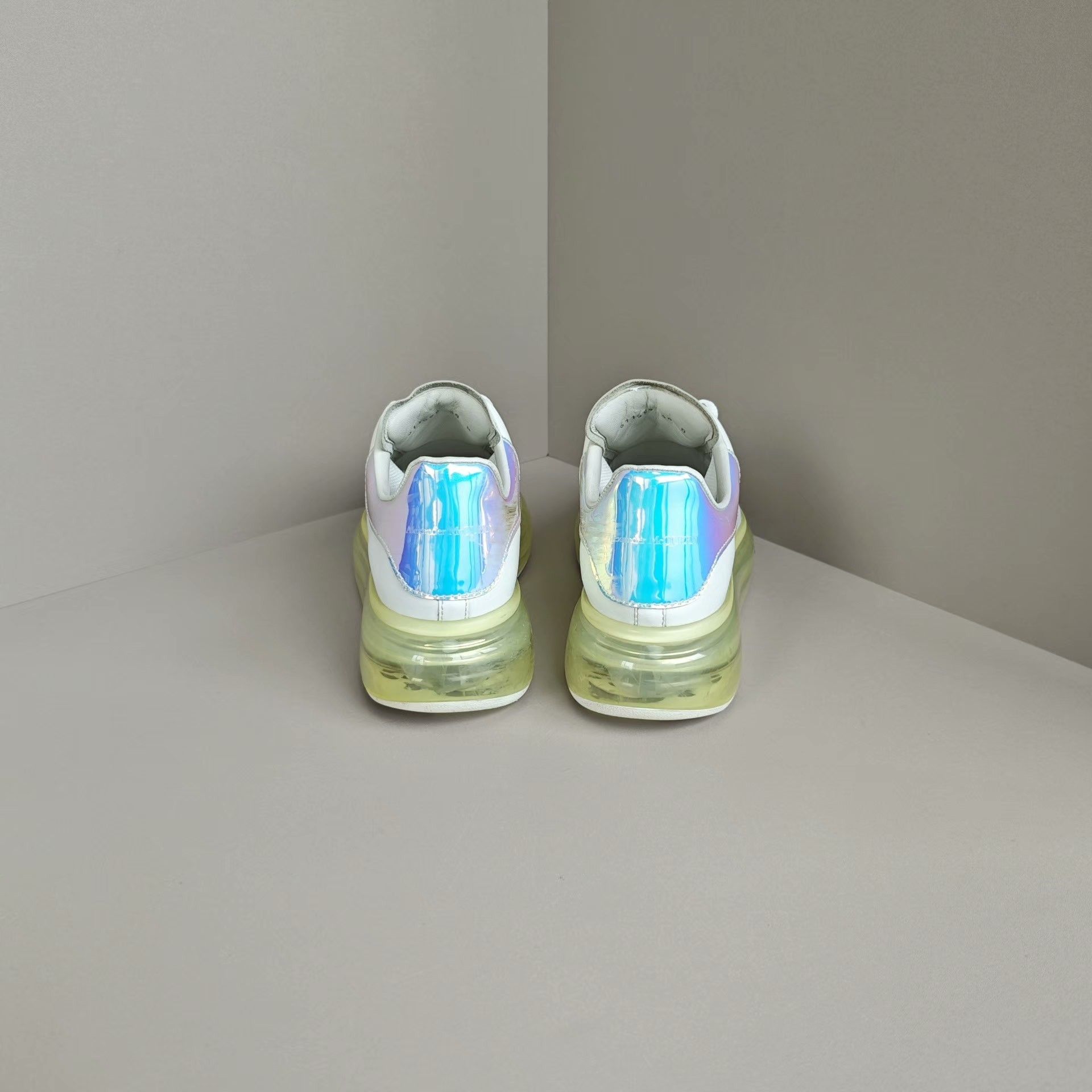 Alexander McQueen Alexander McQueen White Lowtop Sneakers us_8 Women Size US 8 / IT 38 - 3 Thumbnail