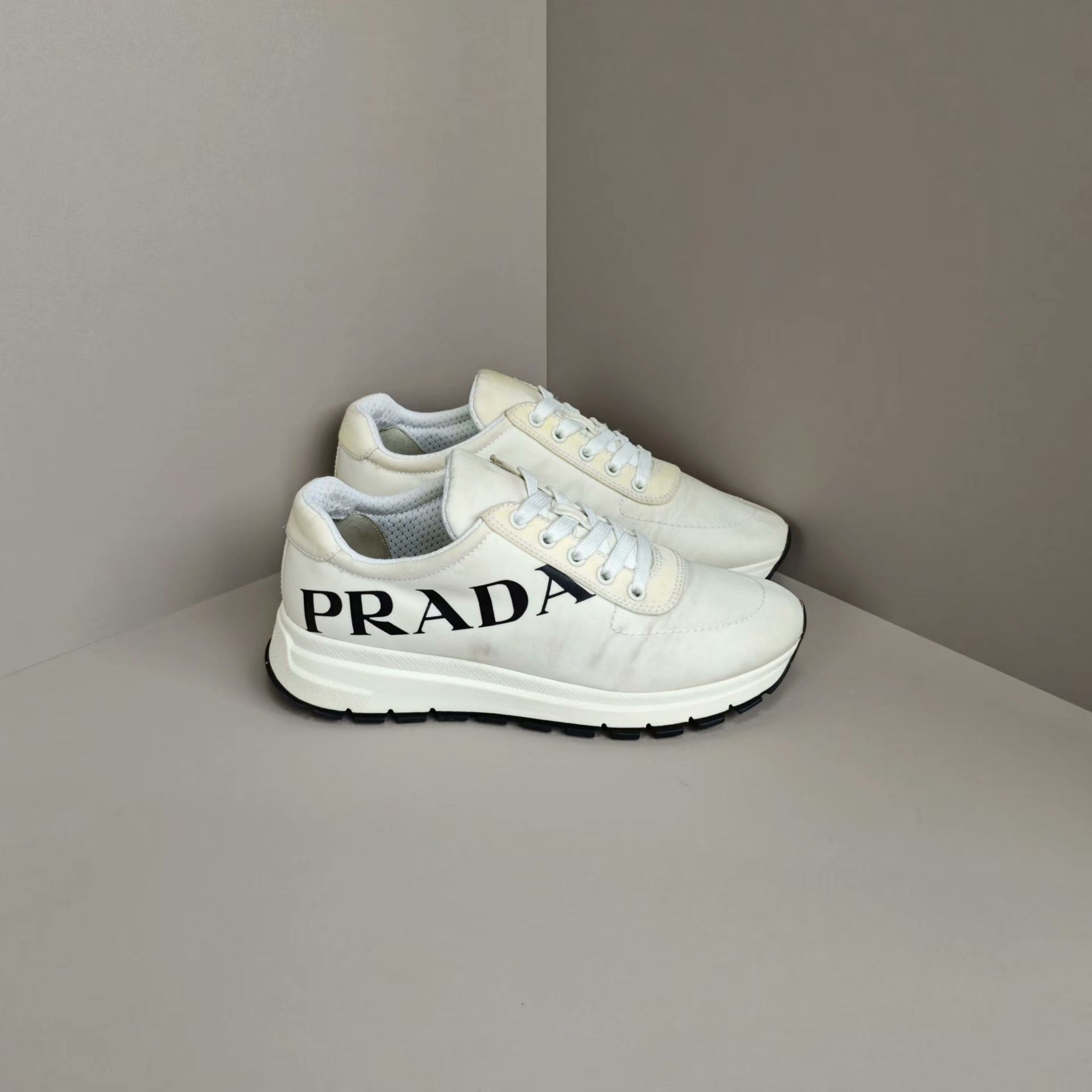Prada Prada Casual Lowtop Sneakers us_8 Women Size US 8 / IT 38 - 4 Thumbnail
