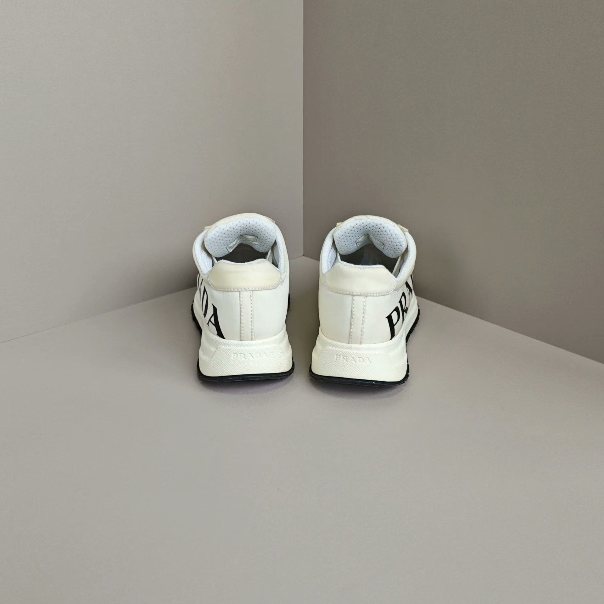 Prada Prada Casual Lowtop Sneakers us_8 Women Size US 8 / IT 38 - 3 Thumbnail