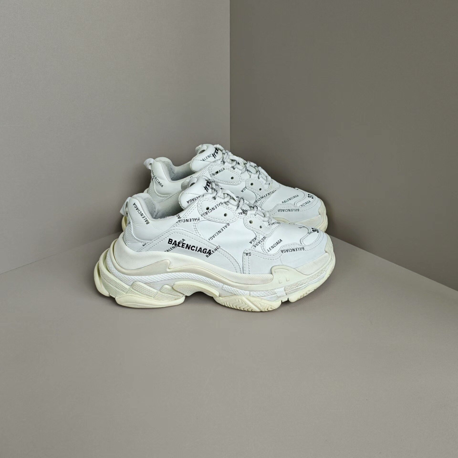 Balenciaga Balenciaga Lowtop Sneakers us_7 Women Size US 7 / IT 37 - 4 Thumbnail