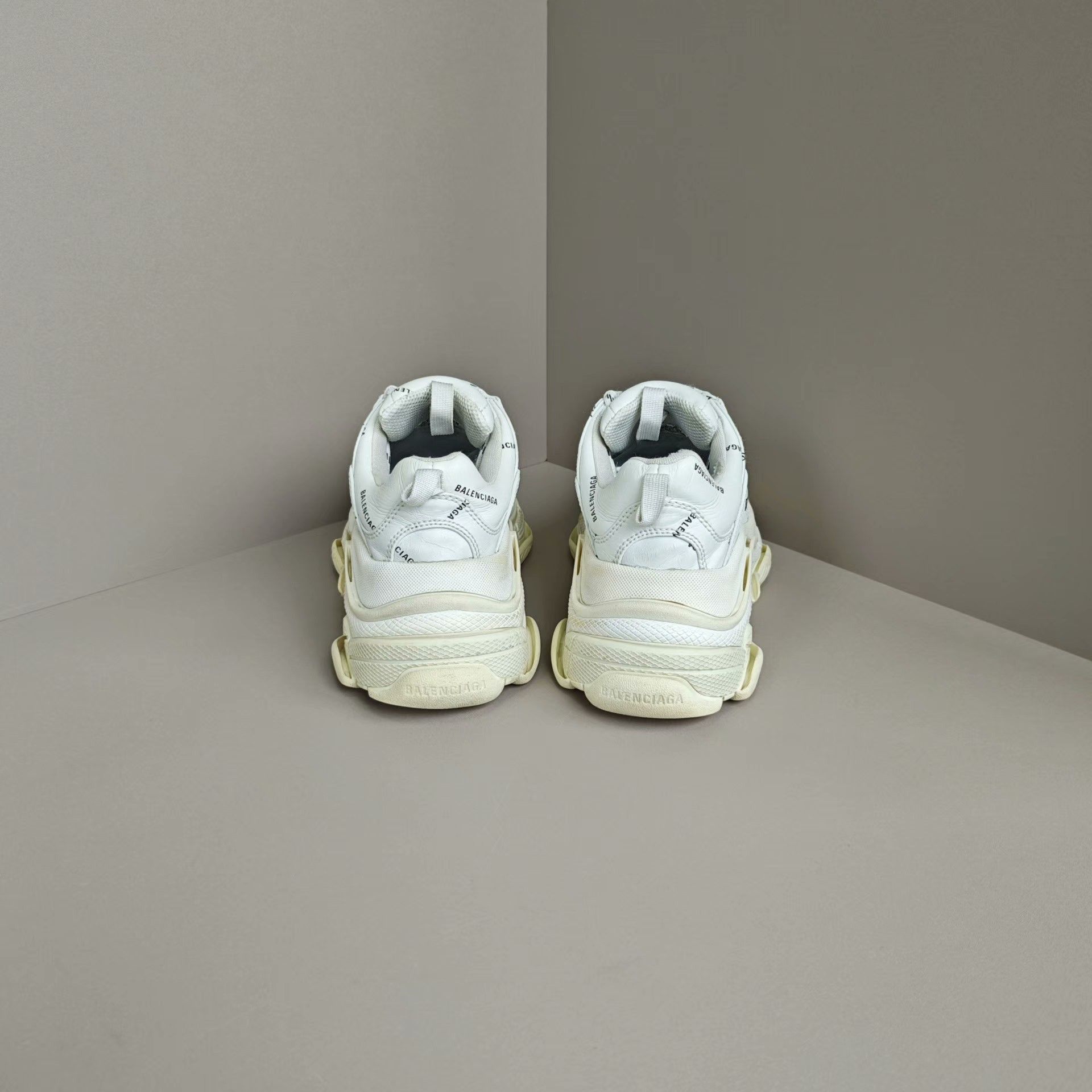 Balenciaga Balenciaga Lowtop Sneakers us_7 Women Size US 7 / IT 37 - 3 Thumbnail