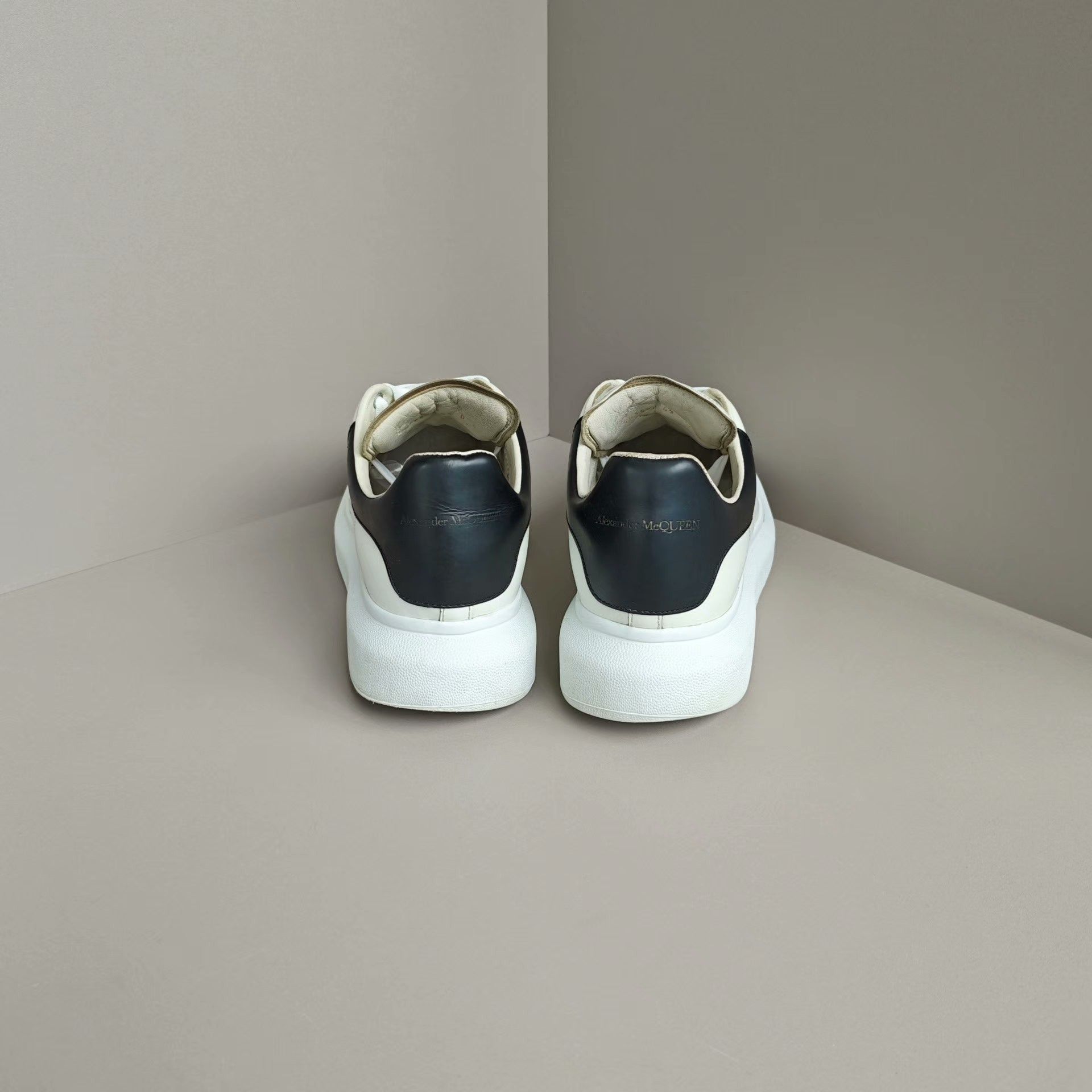 Alexander McQueen Alexander McQueen White Lowtop Sneakers 12 Men Size US 12 / EU 45 - 3 Thumbnail