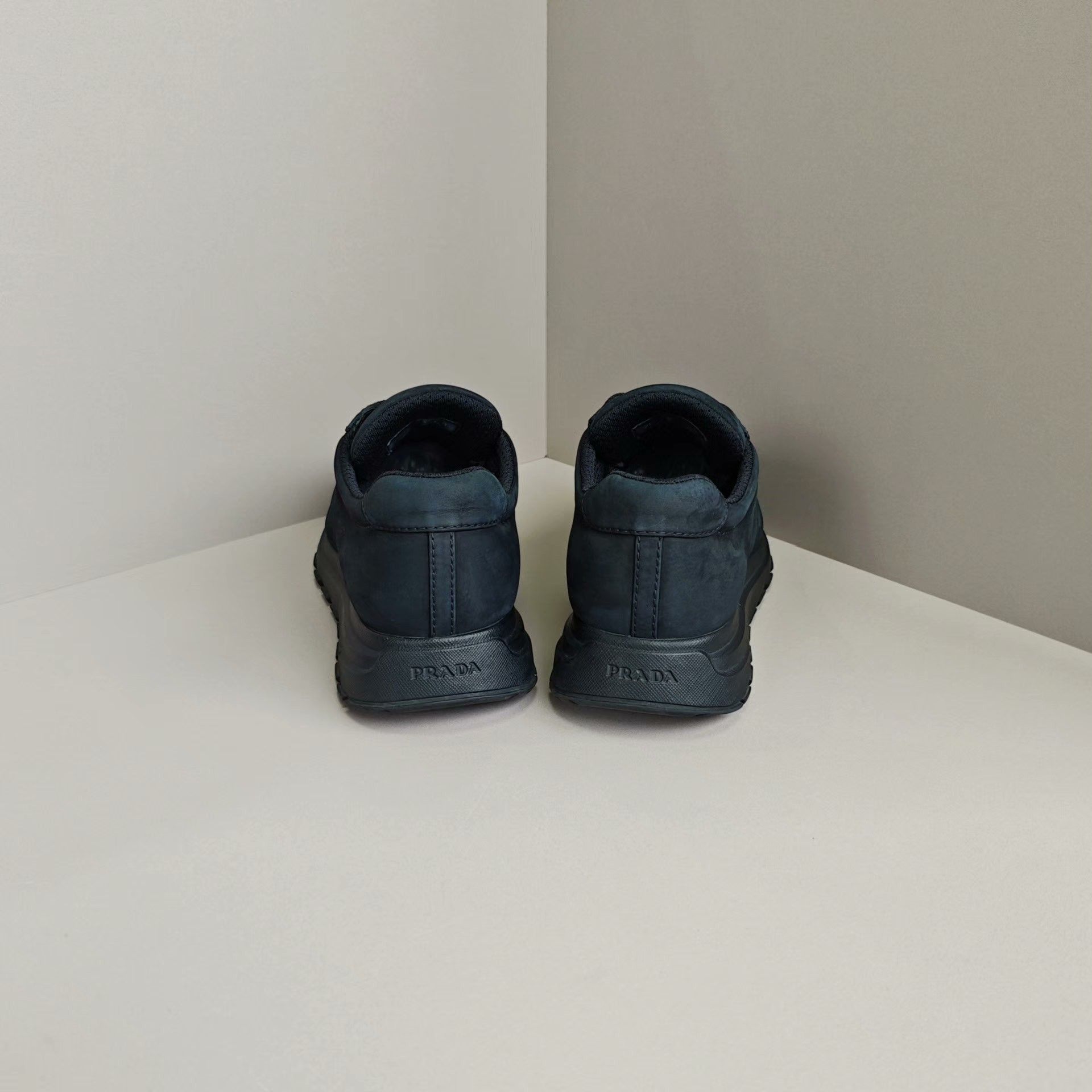 Prada Prada Casual Lowtop Sneakers 9 Men Size US 9 / EU 42 - 3 Thumbnail