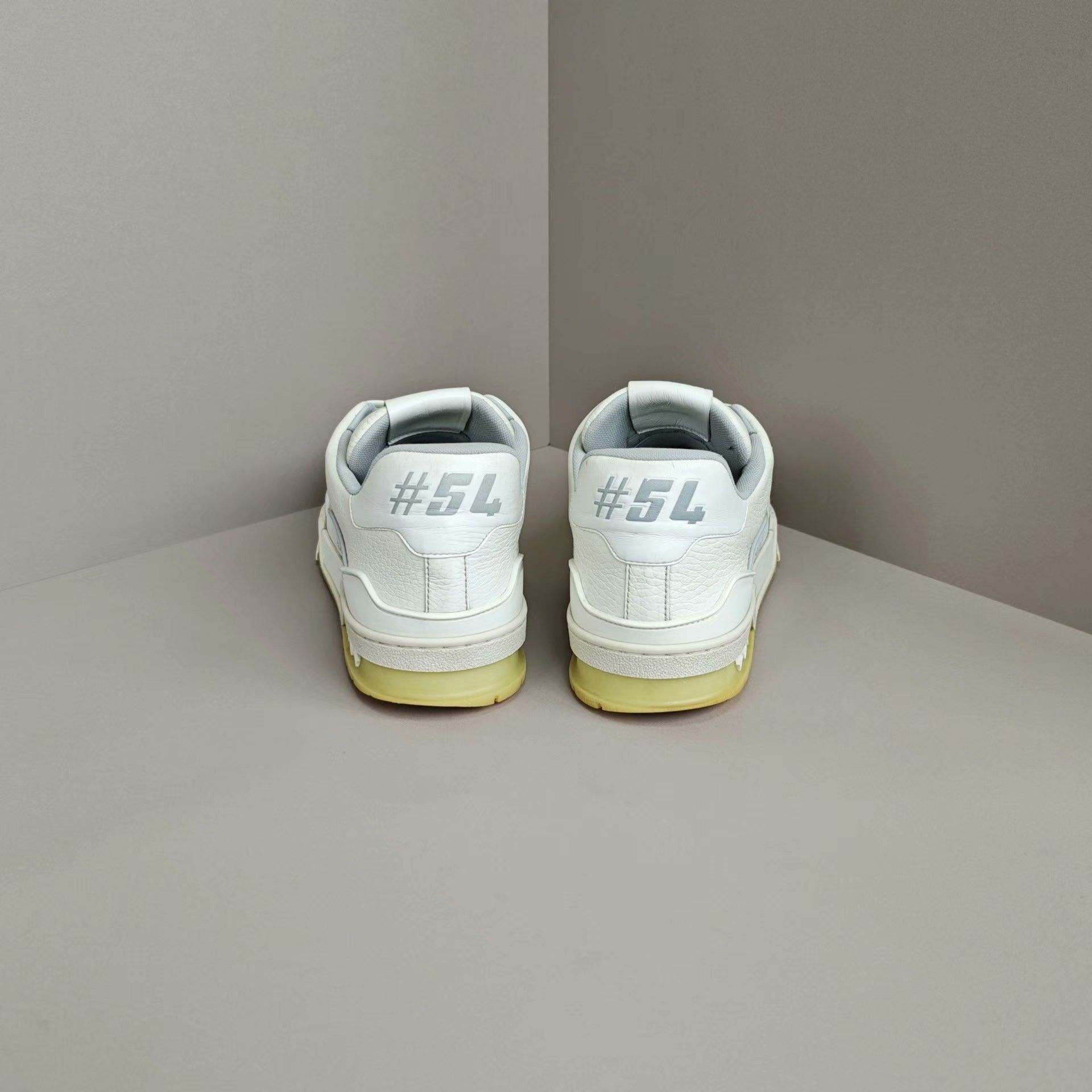 Louis Vuitton Louis Vuitton Training White Lowtop Sneakers 9 Men Size US 9 / EU 42 - 3 Thumbnail