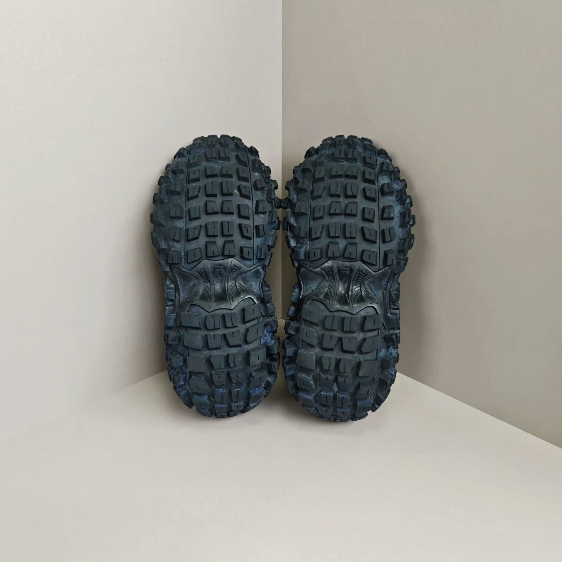 Balenciaga Balenciaga Blue Lowtop Sneakers 7 Men Size US 7 / EU 40 - 5 Thumbnail