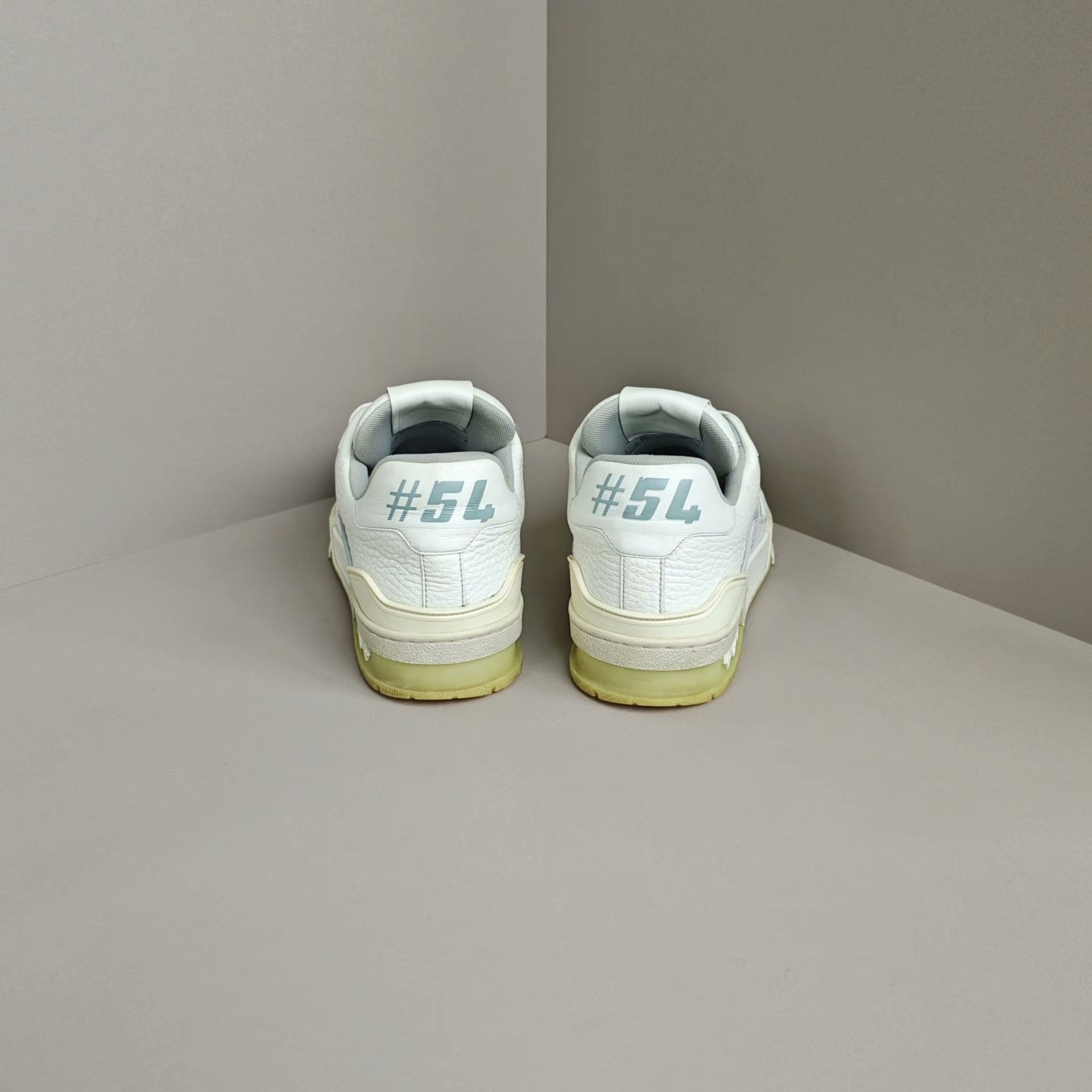 Louis Vuitton Louis Vuitton Training White Lowtop Sneakers us_8 Women Size US 8 / IT 38 - 3 Thumbnail