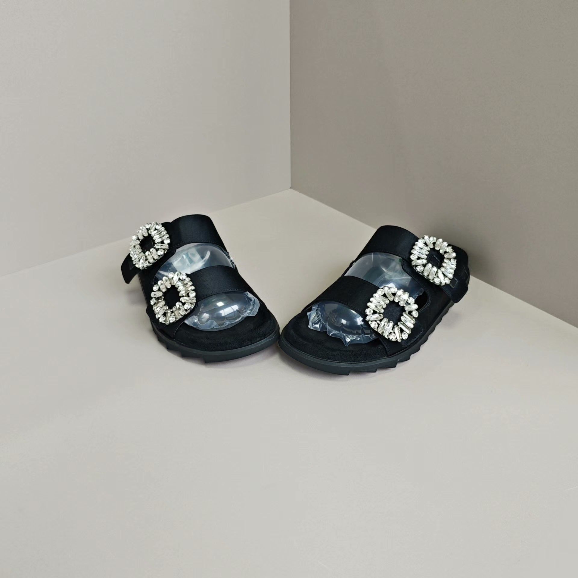 Roger Vivier Roger Vivier Sandals us_8 Women Size US 8 / IT 38 - 2 Thumbnail