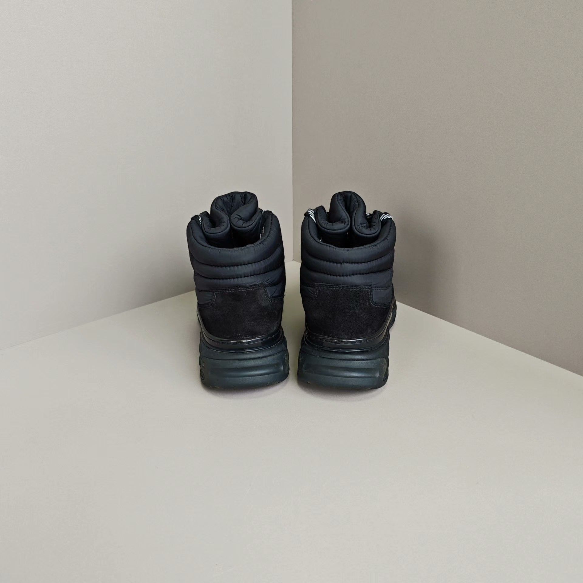 Chanel Chanel Casual Lowtop Sneakers us_6 Women Size US 6 / IT 36 - 3 Thumbnail