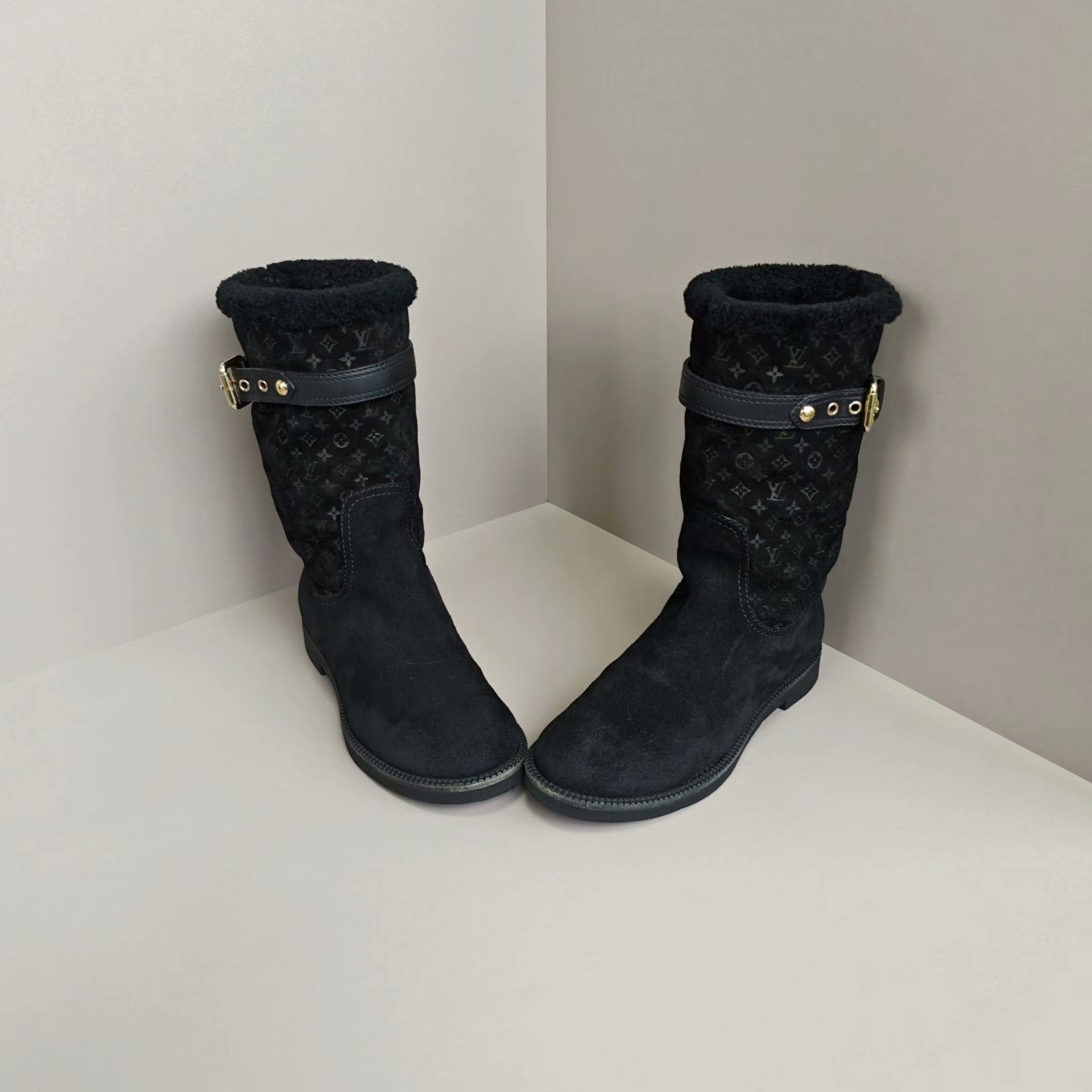 Louis Vuitton Louis Vuitton Boots us_6 Women Size US 6 / IT 36 - 2 Thumbnail