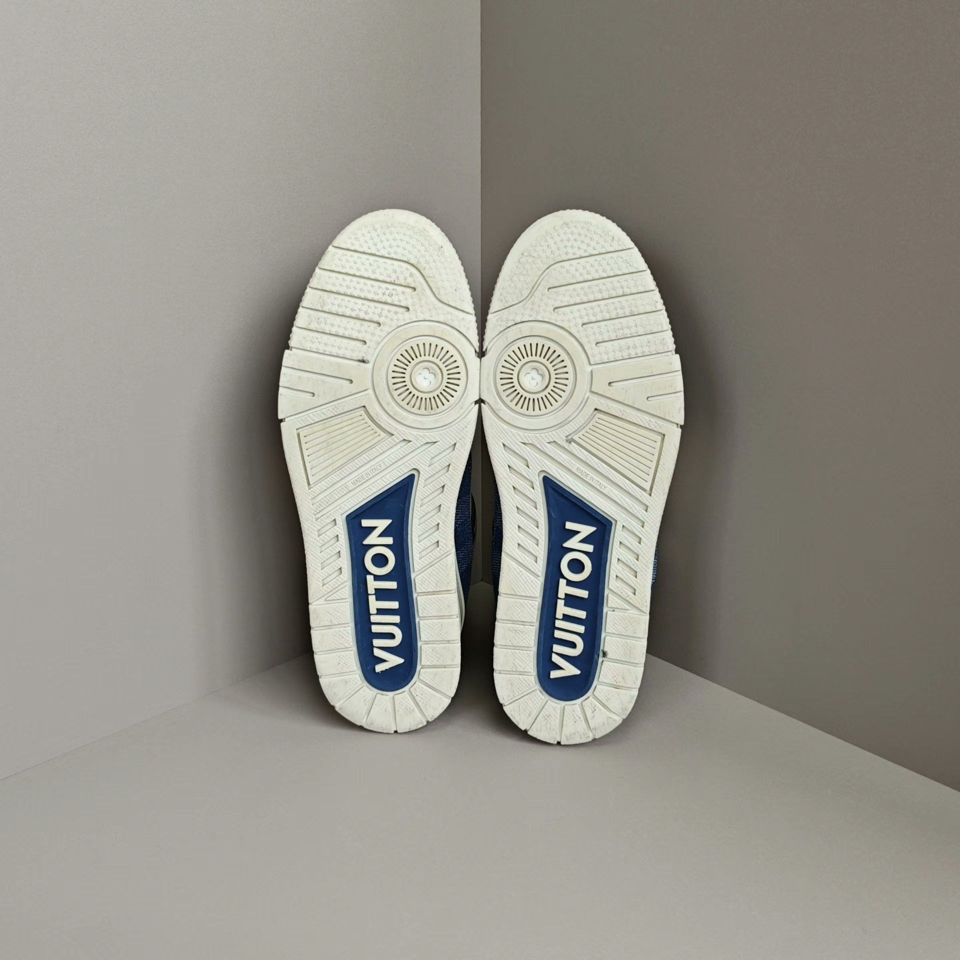 Louis Vuitton Louis Vuitton Training Blue Lowtop Sneakers 8 Men Size US 8 / EU 41 - 5 Thumbnail