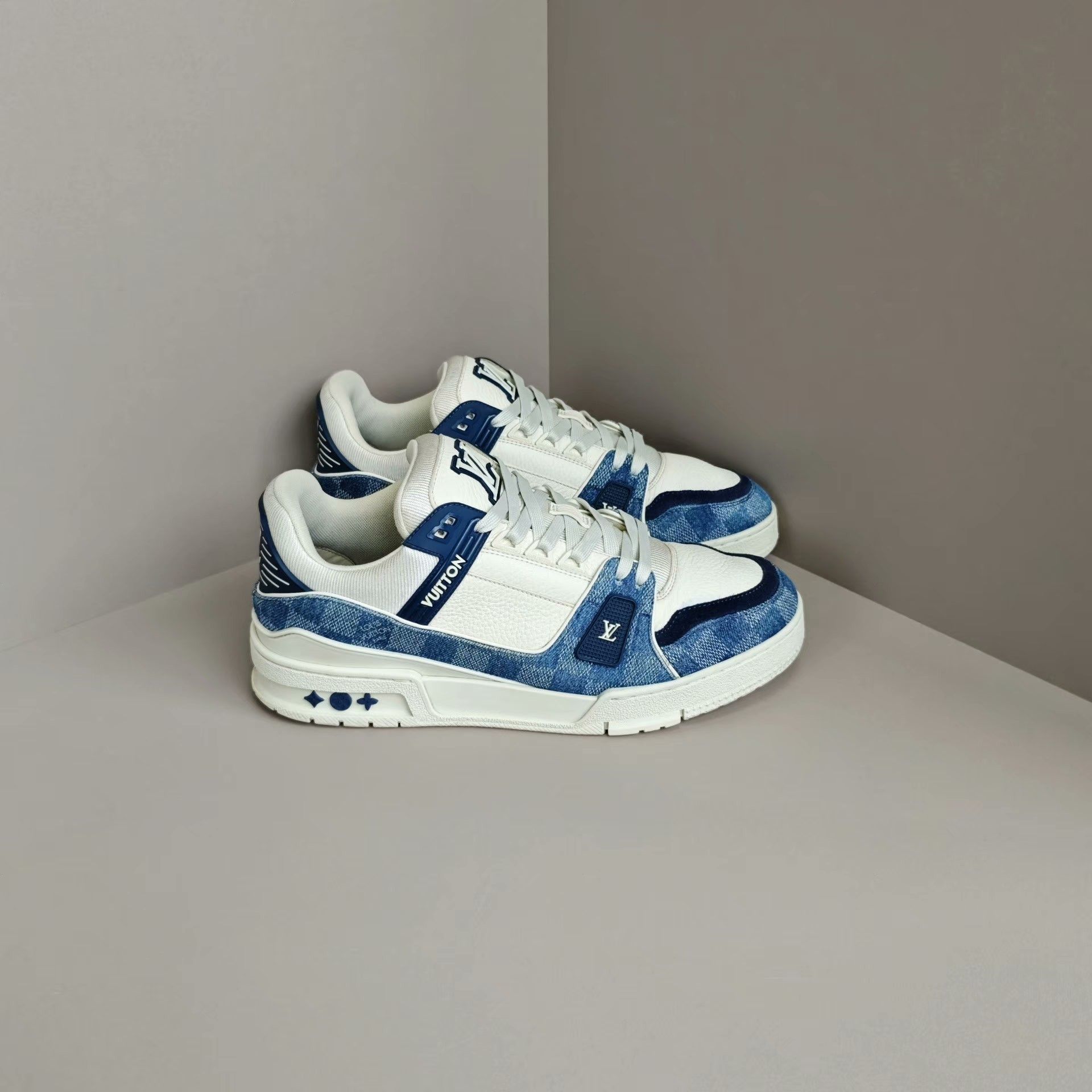 Louis Vuitton Louis Vuitton Training Blue Lowtop Sneakers 8 Men Size US 8 / EU 41 - 4 Thumbnail