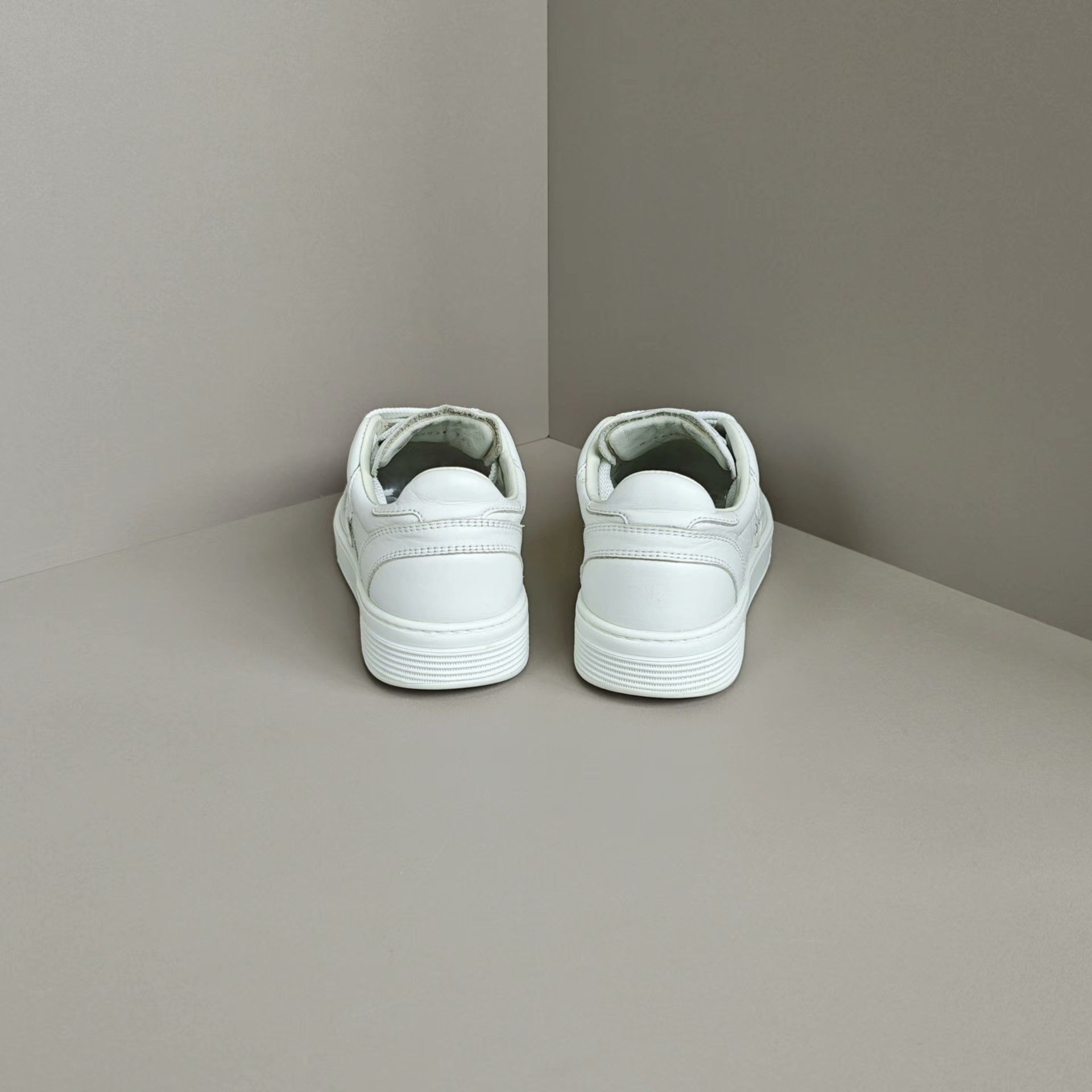 Chanel Chanel Lowtop Sneakers us_6 Women Size US 6 / IT 36 - 3 Thumbnail