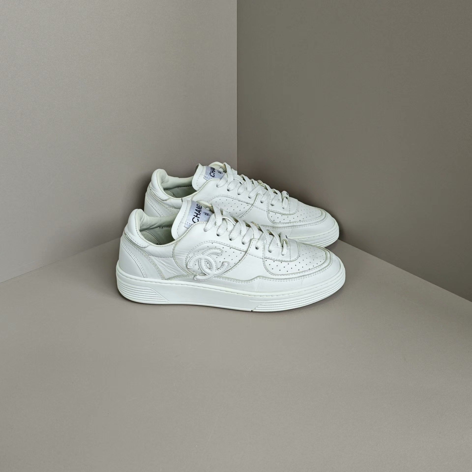 Chanel Chanel Lowtop Sneakers us_6 Women Size US 6 / IT 36 - 4 Thumbnail