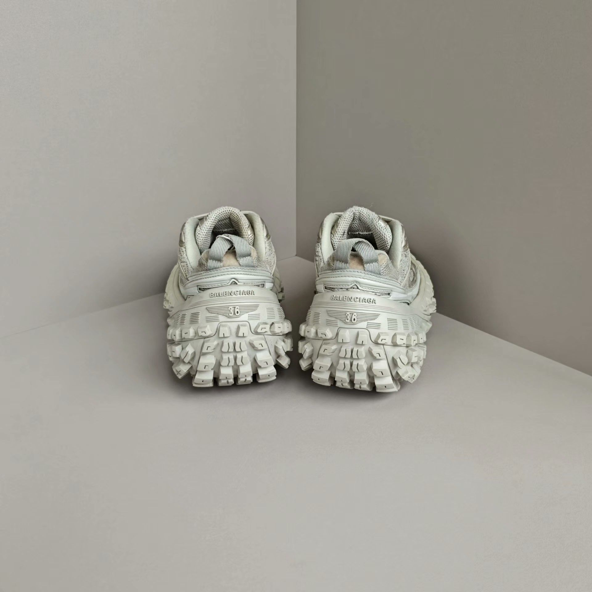 Balenciaga Balenciaga Lowtop Sneakers us_6 Women Size US 6 / IT 36 - 3 Thumbnail