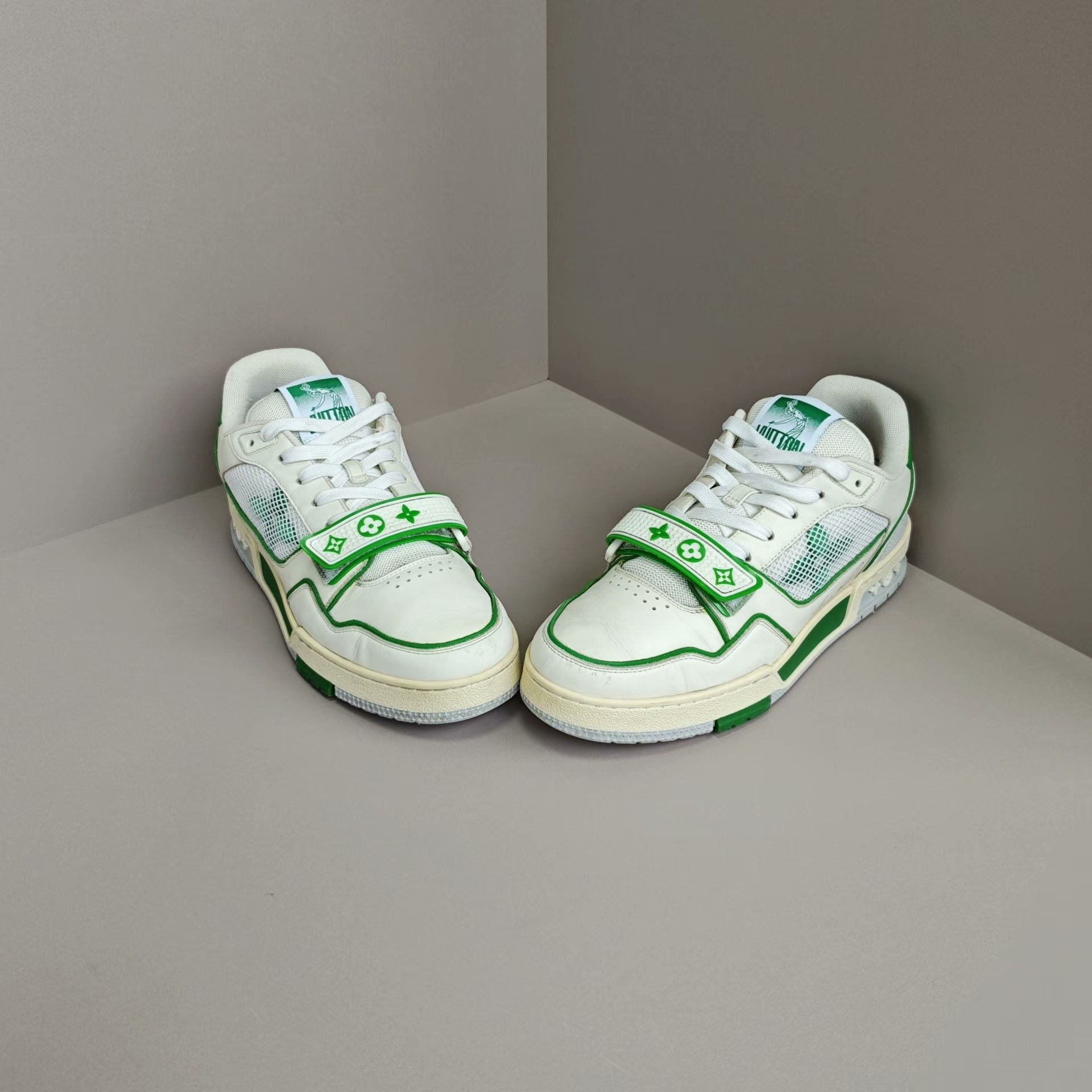 Louis Vuitton Louis Vuitton Training Green Lowtop Sneakers us_10 Women Size US 10 / IT 40 - 2 Thumbnail
