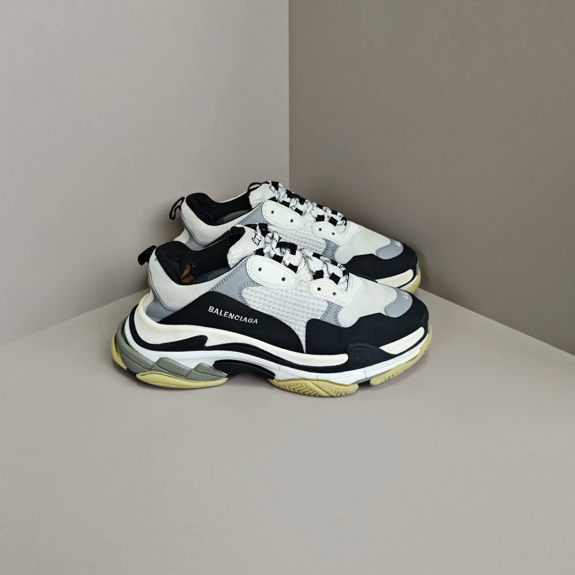 Balenciaga Balenciaga Lowtop Sneakers 11 Men Size US 11 / EU 44 - 4 Thumbnail