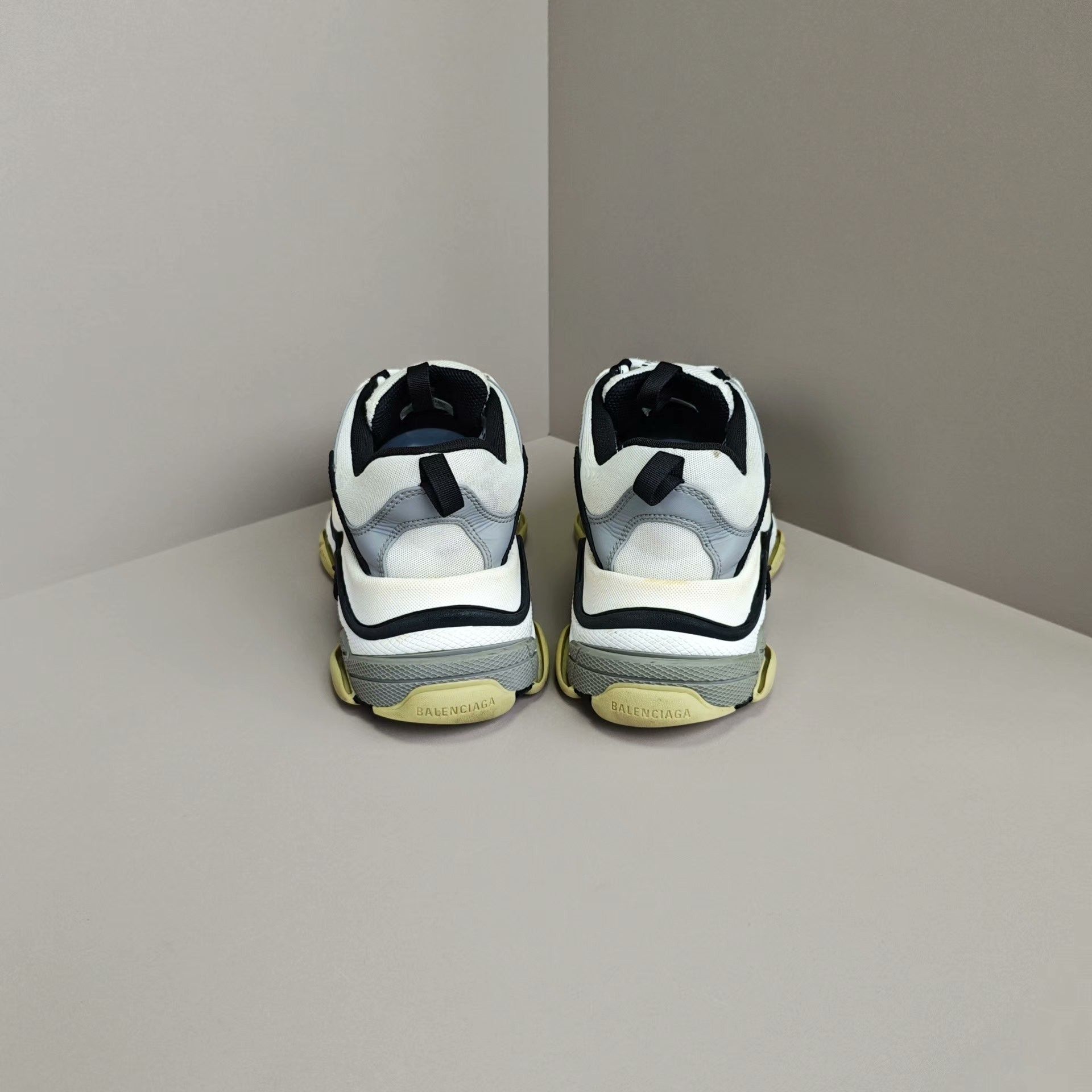 Balenciaga Balenciaga Lowtop Sneakers 11 Men Size US 11 / EU 44 - 3 Thumbnail