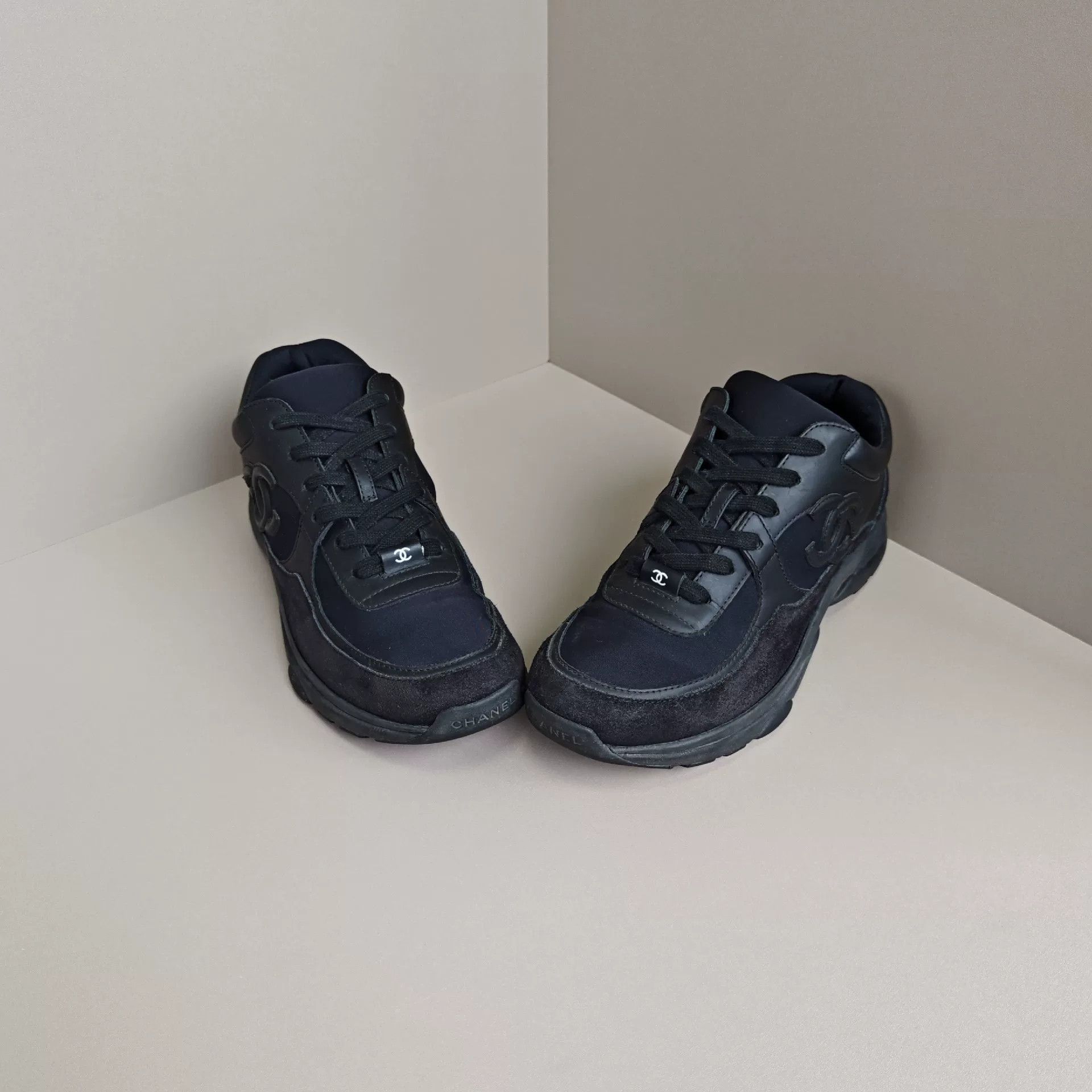 Chanel Chanel Casual Black Lowtop Sneakers 7 Men Size US 7 / EU 40 - 2 Thumbnail