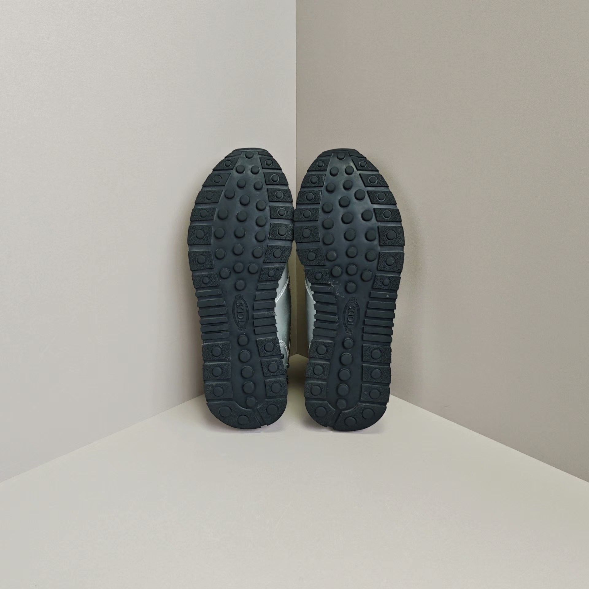 Tod's Tod's Casual Lowtop Sneakers us_6 Women Size US 6 / IT 36 - 5 Thumbnail