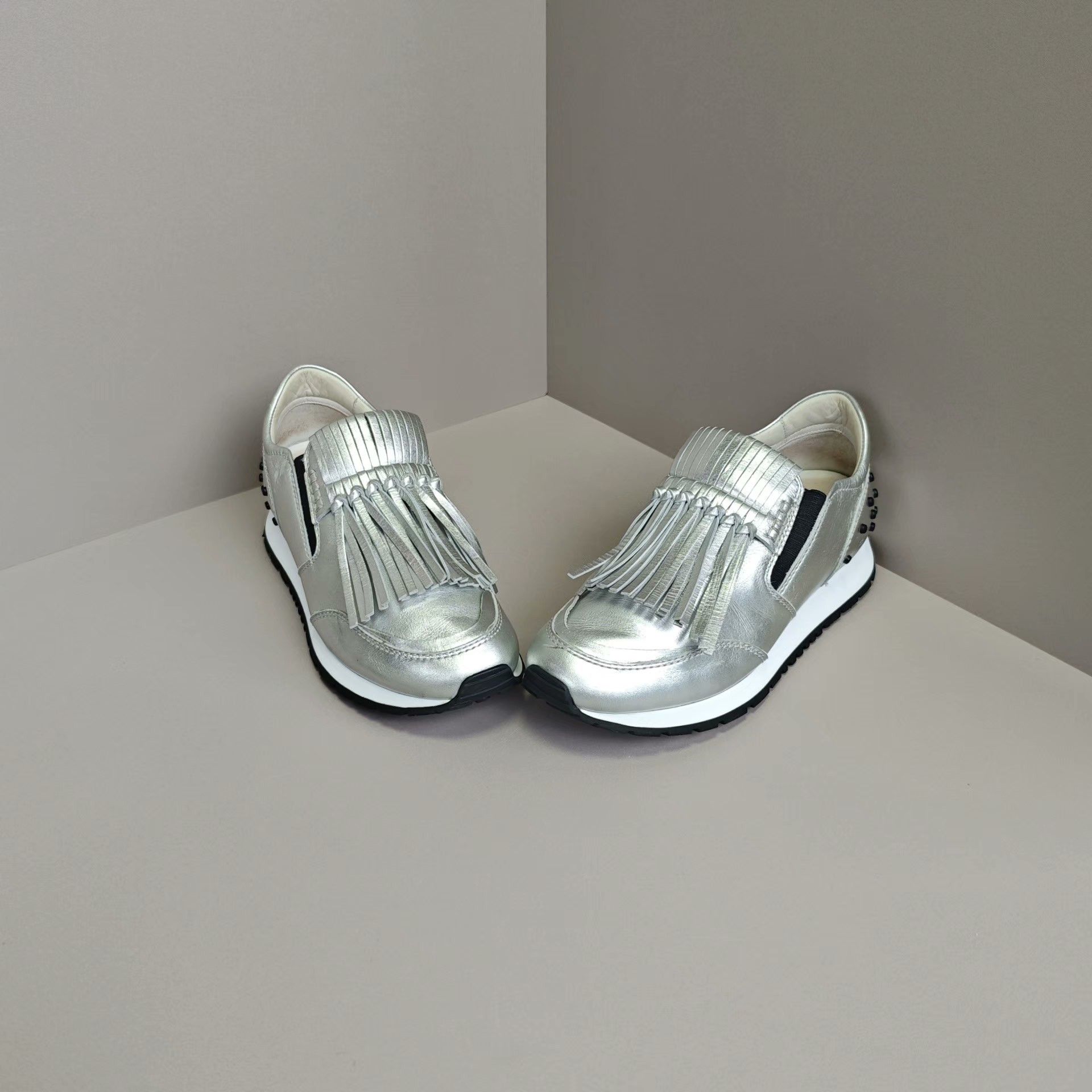 Tod's Tod's Casual Lowtop Sneakers us_6 Women Size US 6 / IT 36 - 2 Thumbnail