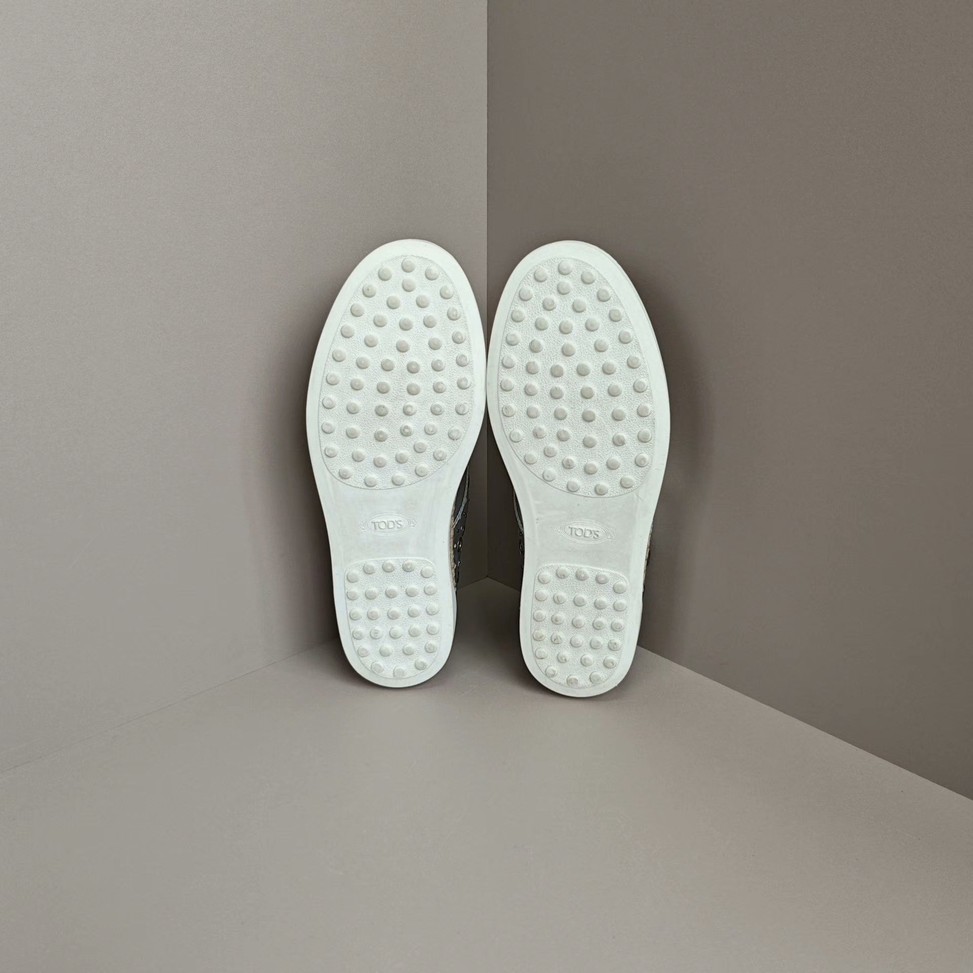 Tod's Tod's Lowtop Sneakers us_6 Women Size US 6 / IT 36 - 5 Thumbnail