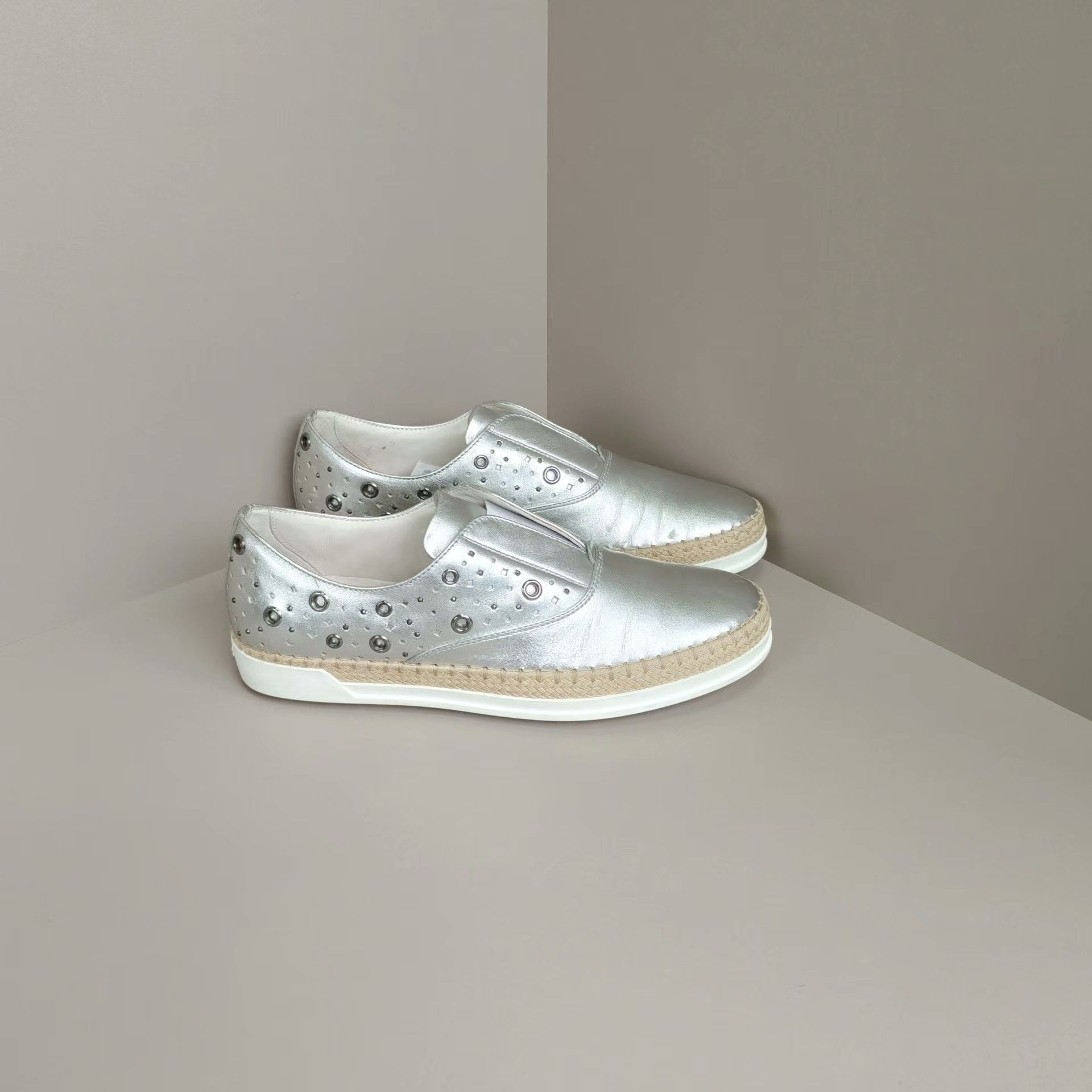 Tod's Tod's Lowtop Sneakers us_6 Women Size US 6 / IT 36 - 4 Thumbnail