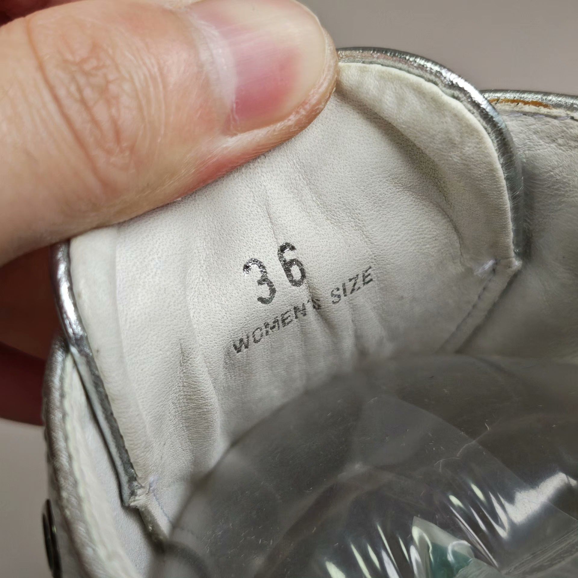 Tod's Tod's Lowtop Sneakers us_6 Women Size US 6 / IT 36 - 6 Thumbnail