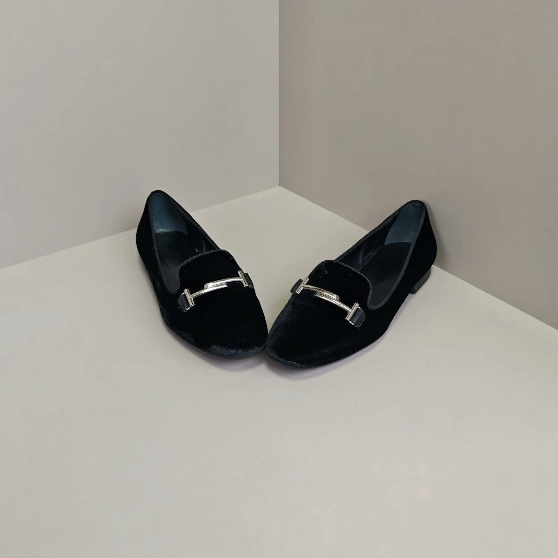 Tod's Tod's Casual Lowtop Sneakers us_6 Women Size US 6 / IT 36 - 2 Thumbnail