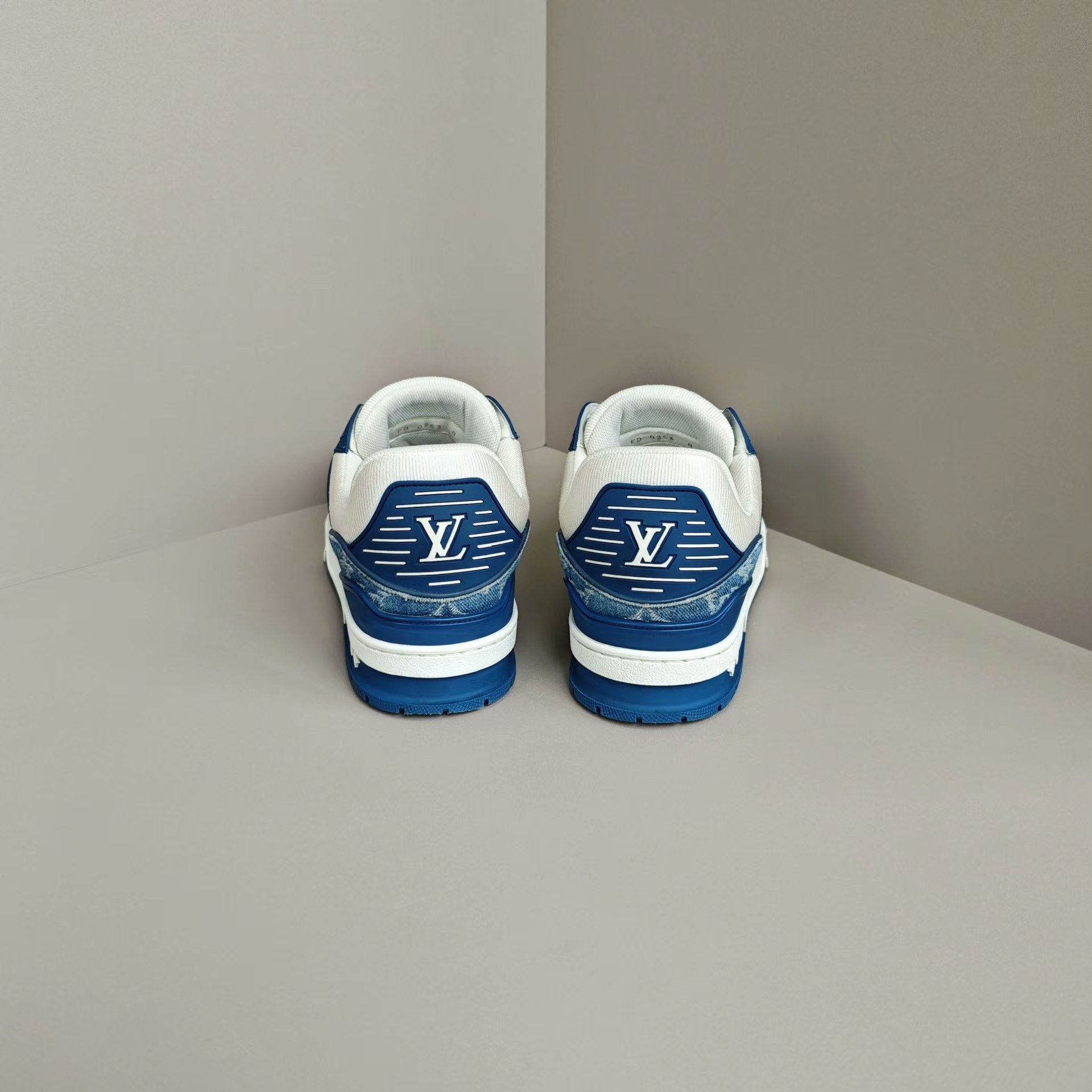 Louis Vuitton Louis Vuitton Training Denim Blue Lowtop Sneakers 9 Men Size US 9 / EU 42 - 3 Thumbnail